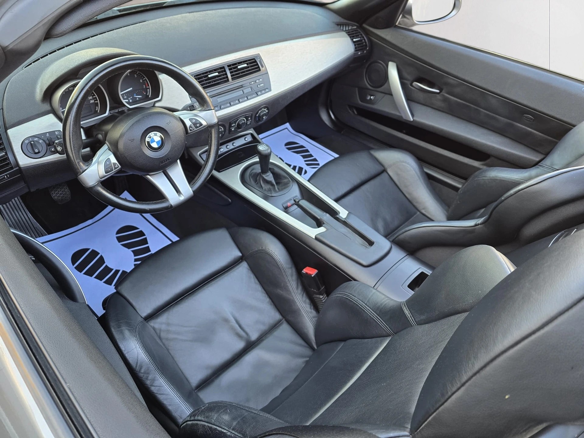 BMW Z4 2.2i Roadster-image-15