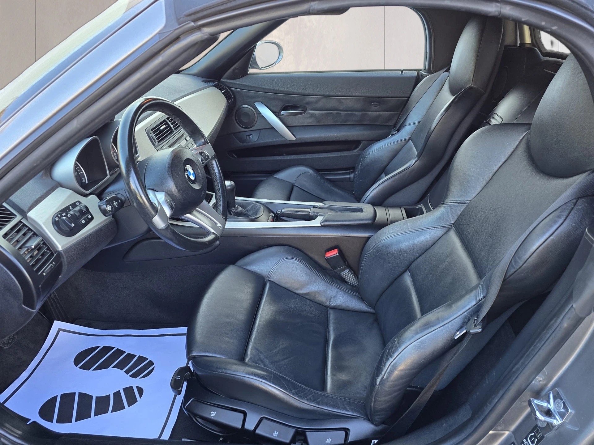 BMW Z4 2.2i Roadster-image-18