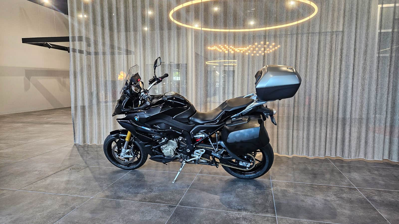 BMW S 1000 XR ABS-showroom-element-2