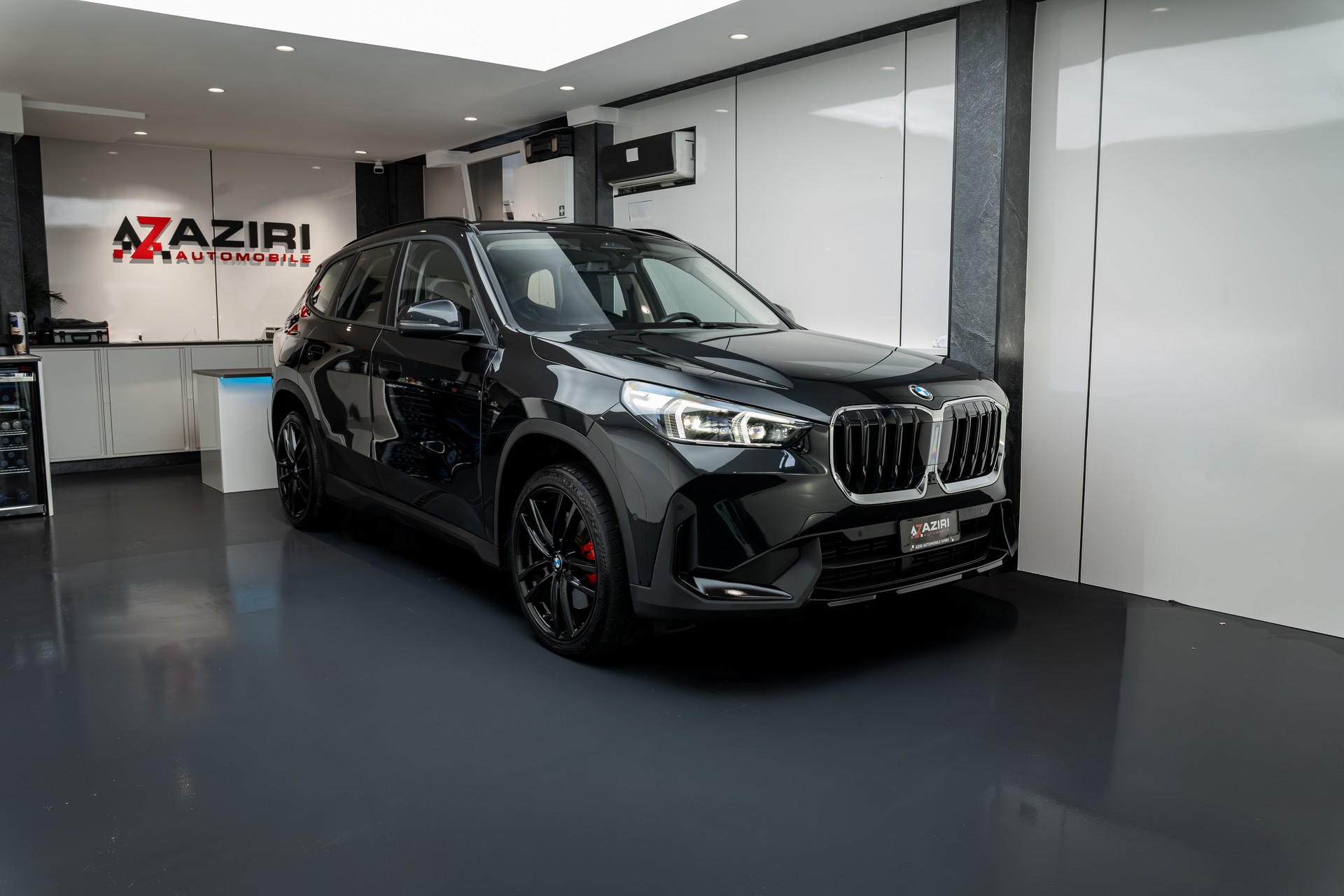 BMW X1 xDrive 23i 48V xLine-image-2