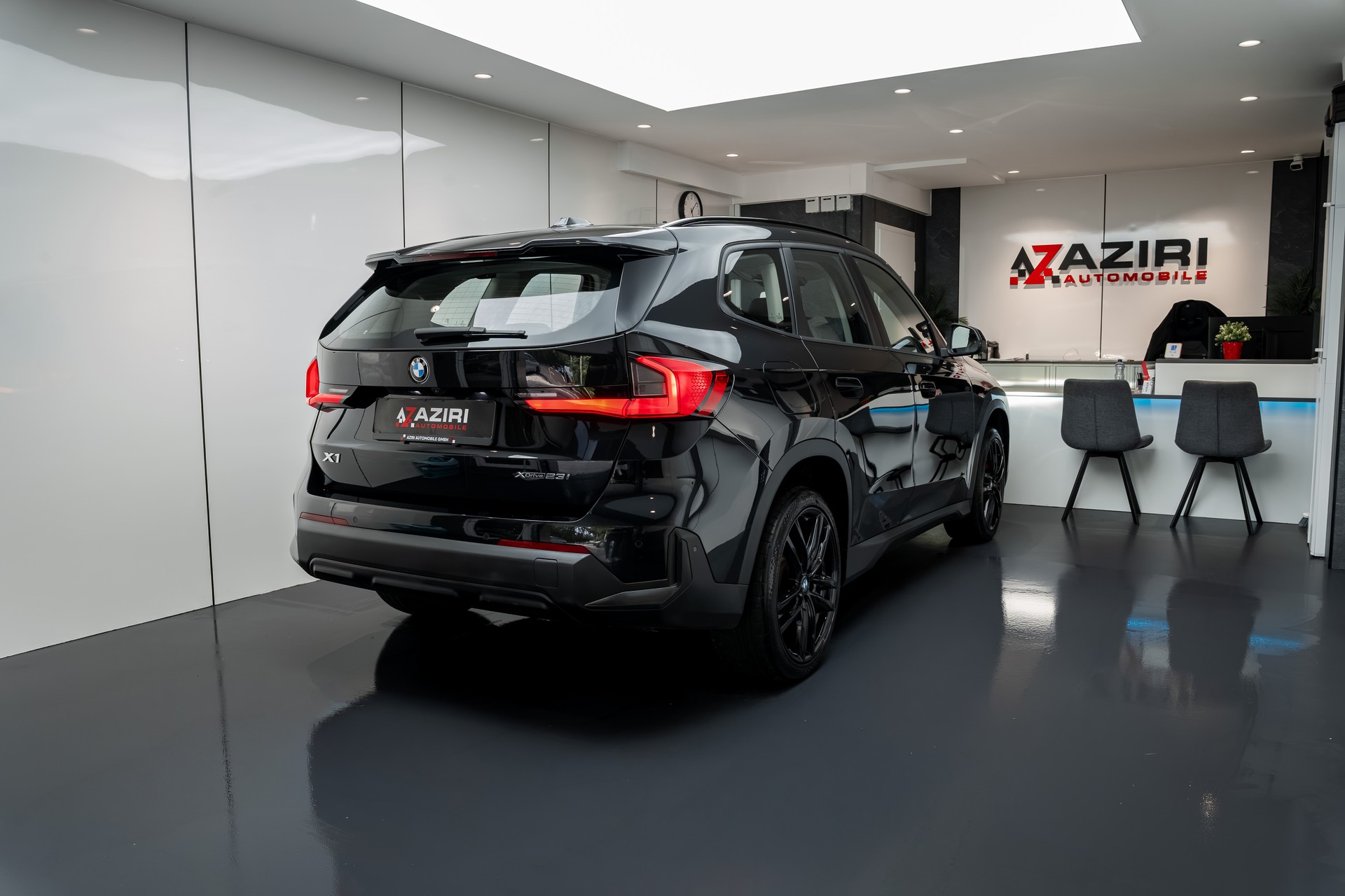 BMW X1 xDrive 23i 48V xLine-image-4