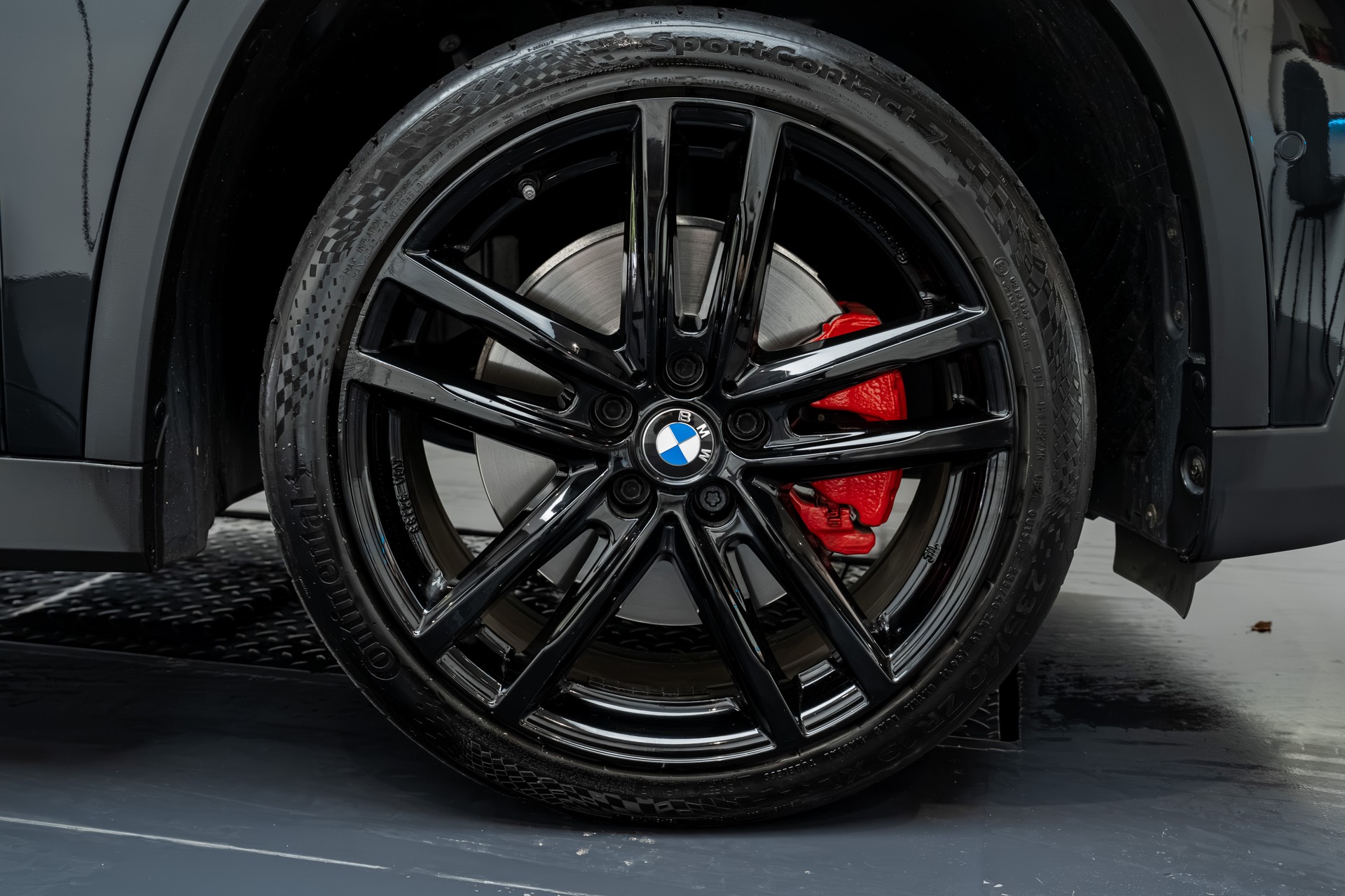 BMW X1 xDrive 23i 48V xLine-image-3
