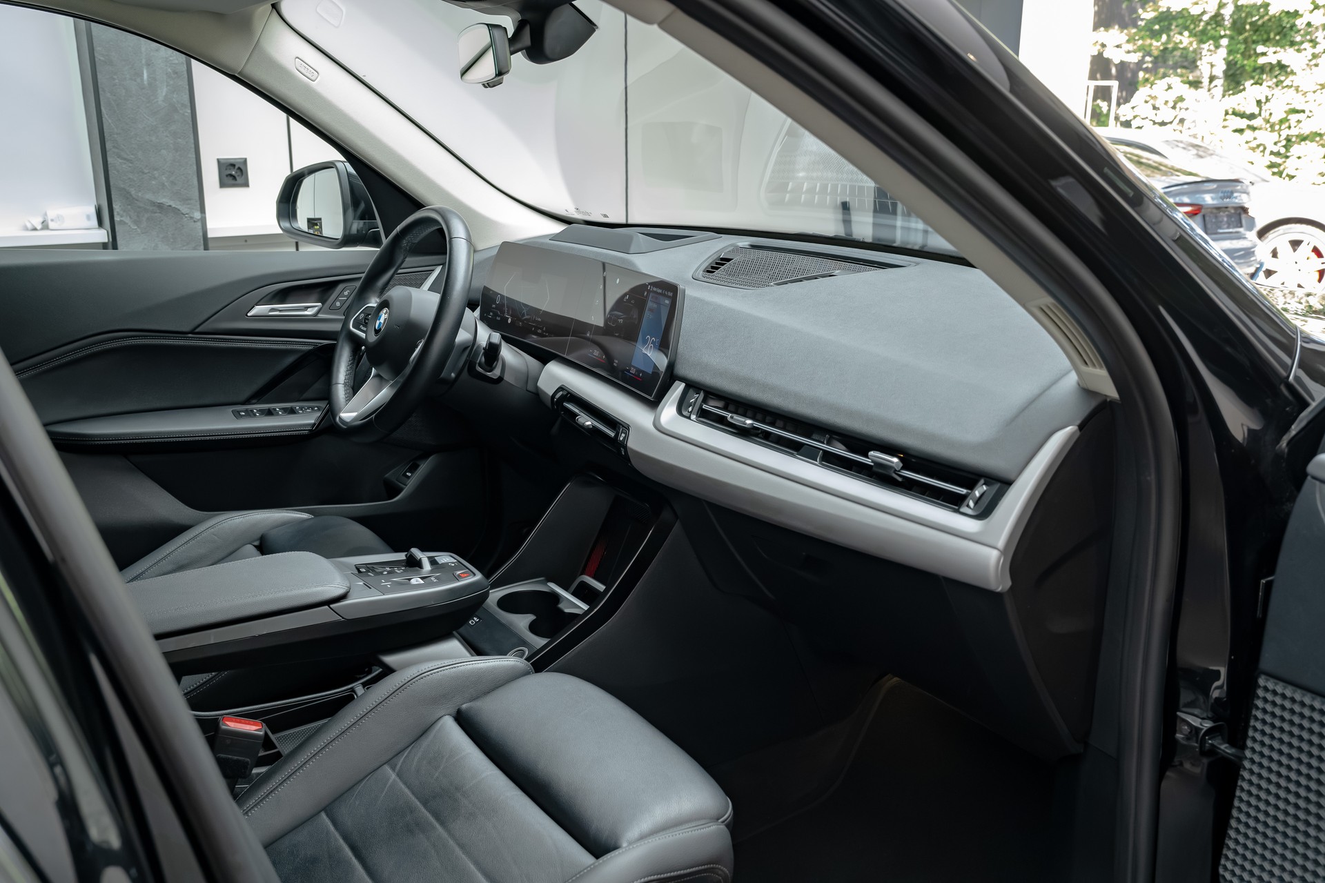 BMW X1 xDrive 23i 48V xLine-image-8