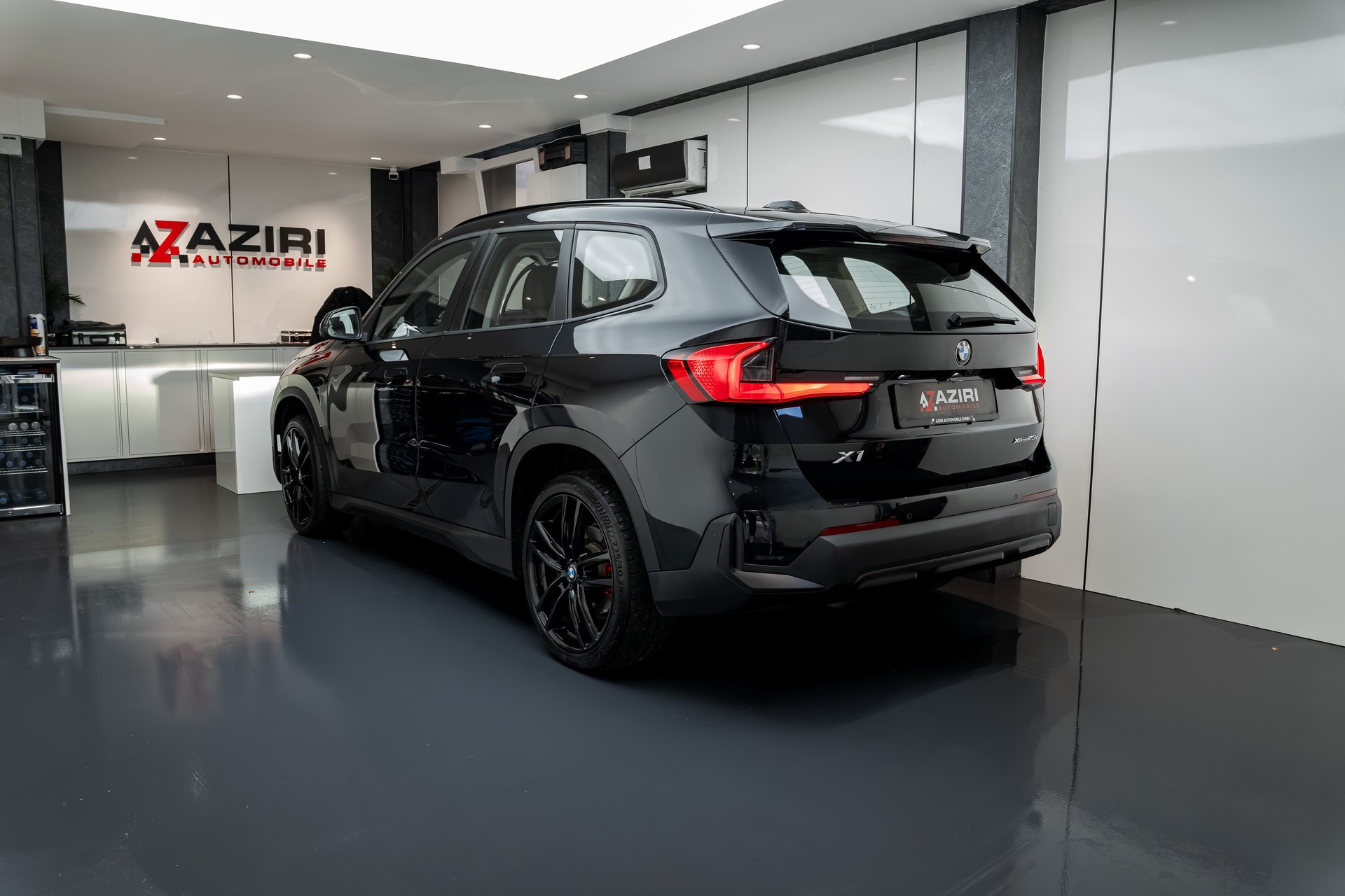 BMW X1 xDrive 23i 48V xLine-image-6