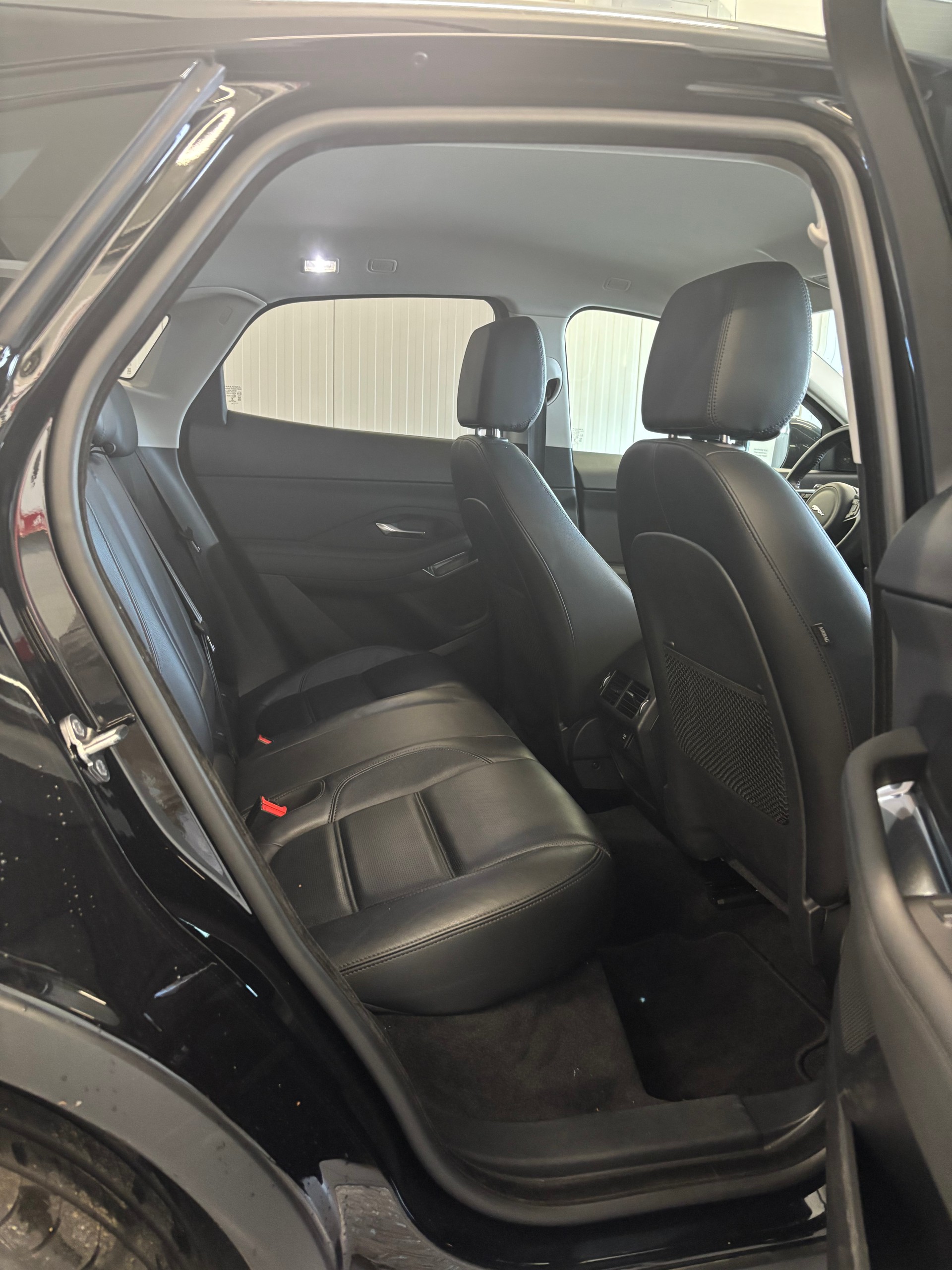 JAGUAR E-Pace 2.0 P200 S AWD Automatik-image-12