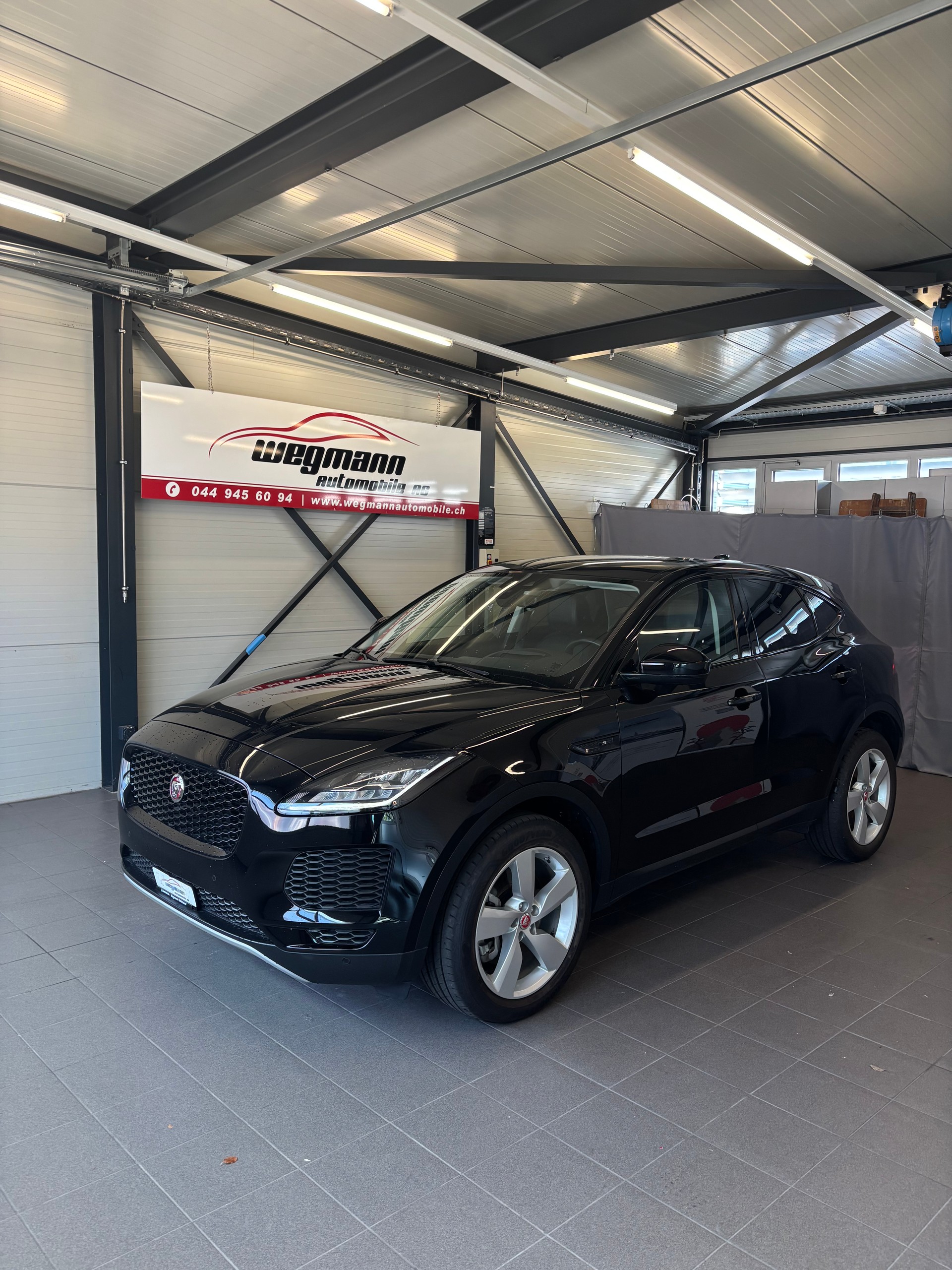 JAGUAR E-Pace 2.0 P200 S AWD Automatik-image-0