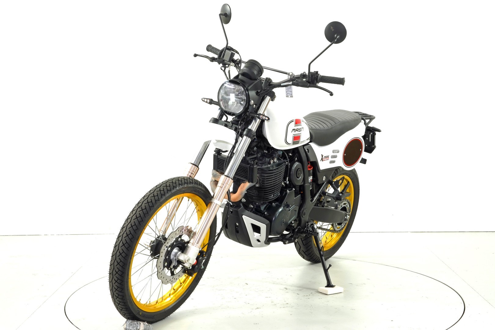 MASH 650 X-Ride-showroom-element-2