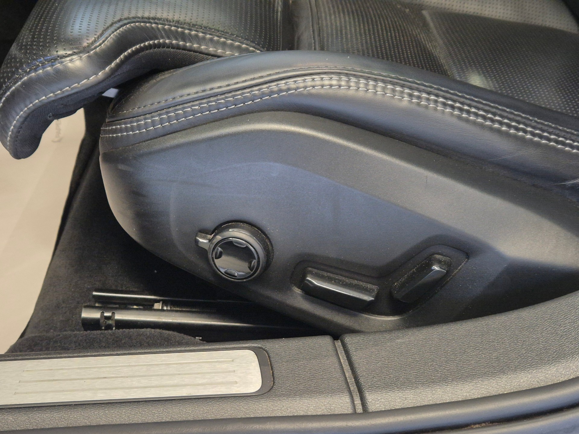 VOLVO V60 T6 AWD Inscription Geartronic-image-26
