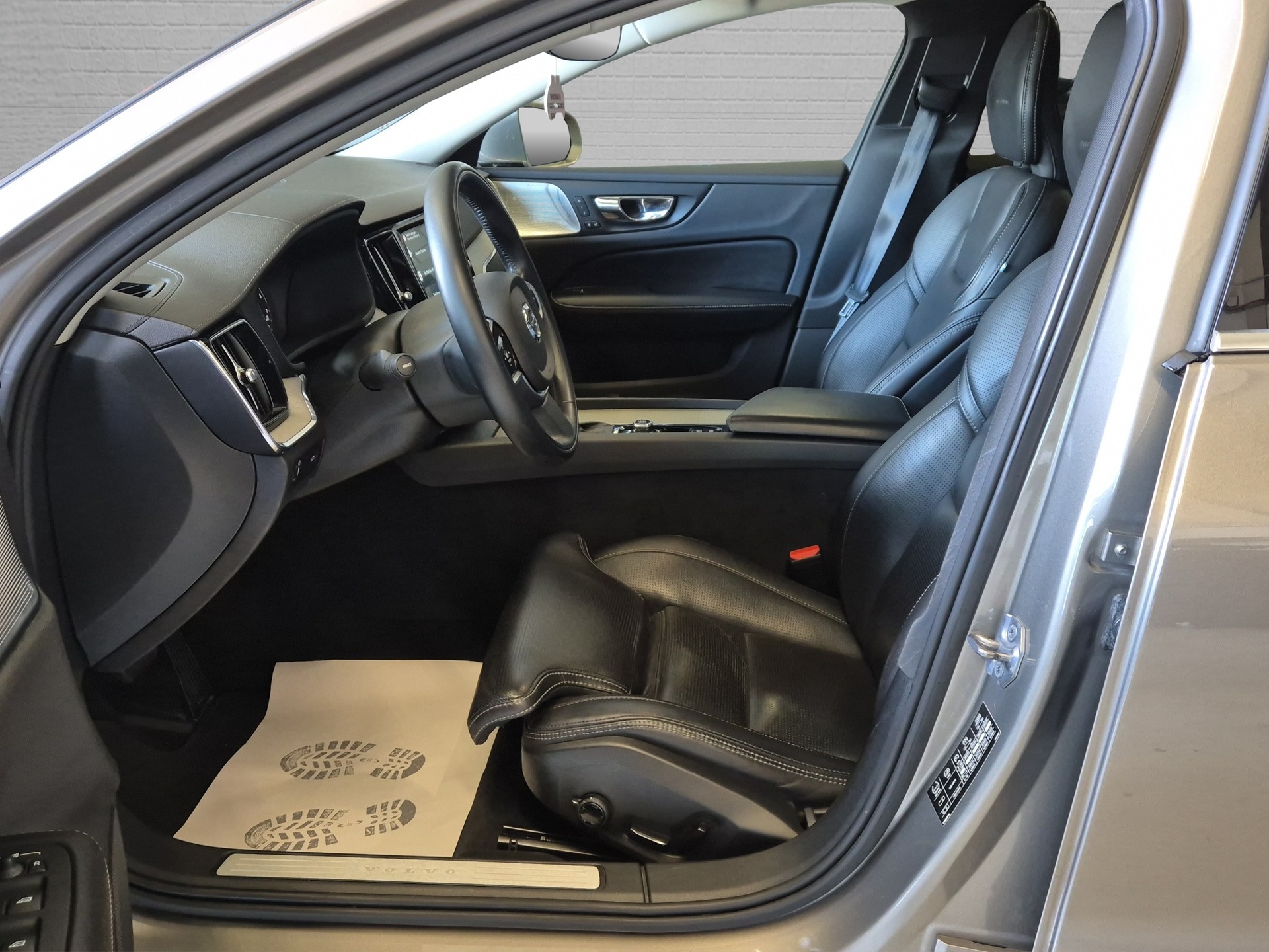 VOLVO V60 T6 AWD Inscription Geartronic-image-17