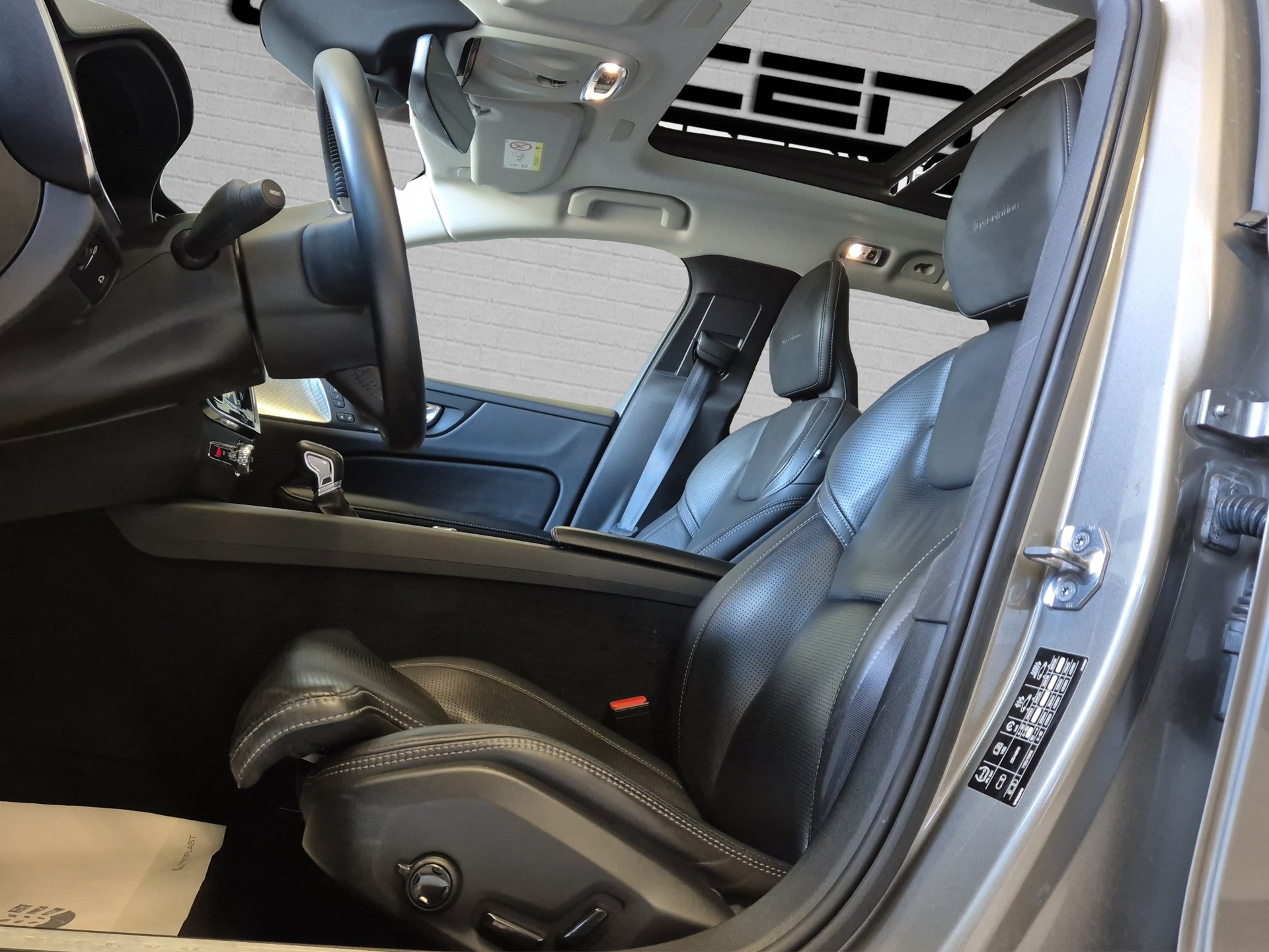 VOLVO V60 T6 AWD Inscription Geartronic-image-19