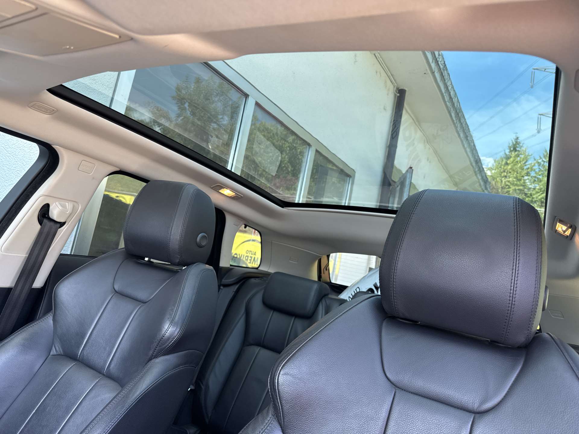 LAND ROVER Range Rover Evoque 2.0 TD4 SE Automat-image-13