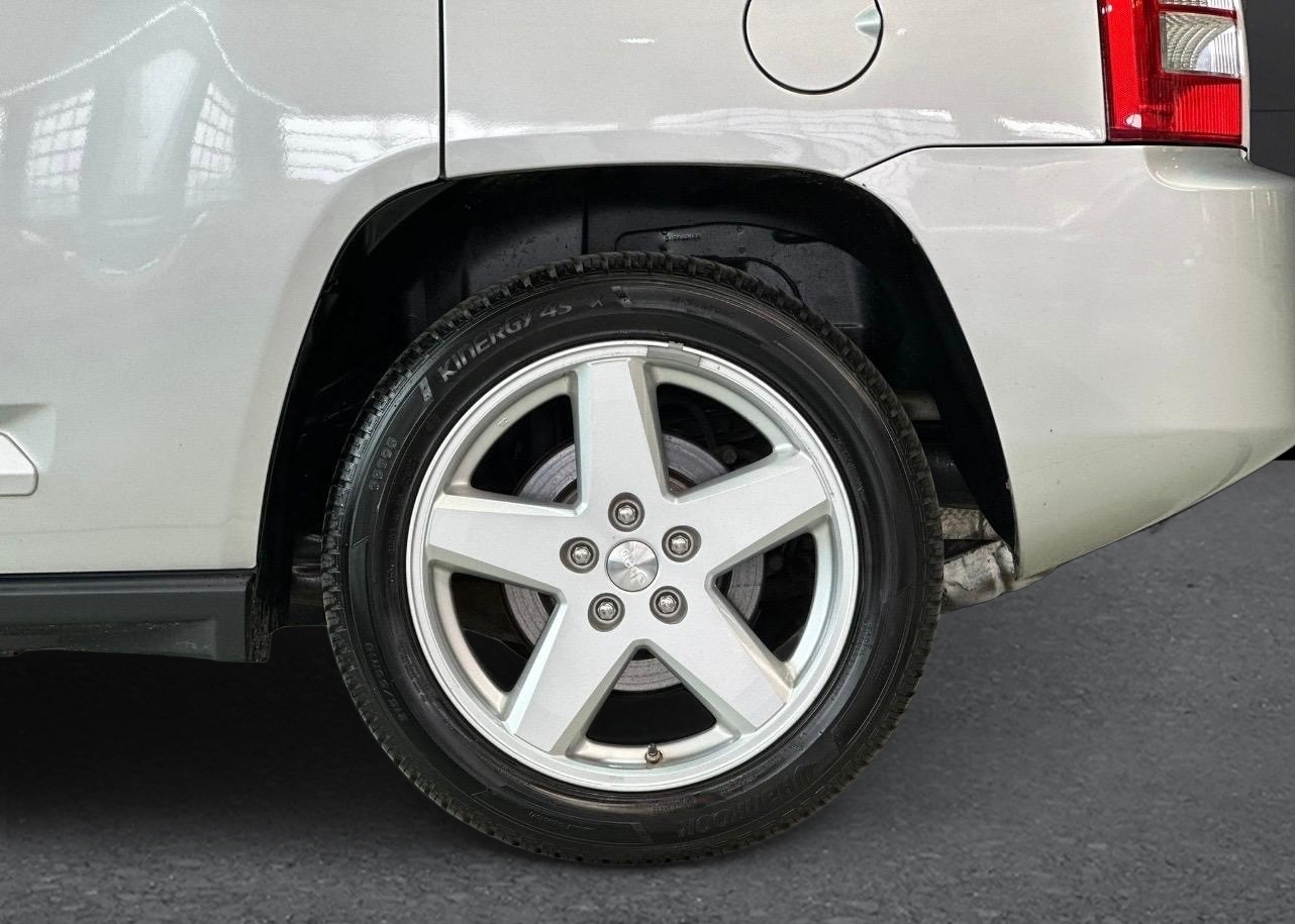 JEEP Compass 2.4 Limited CVT Automat-image-5