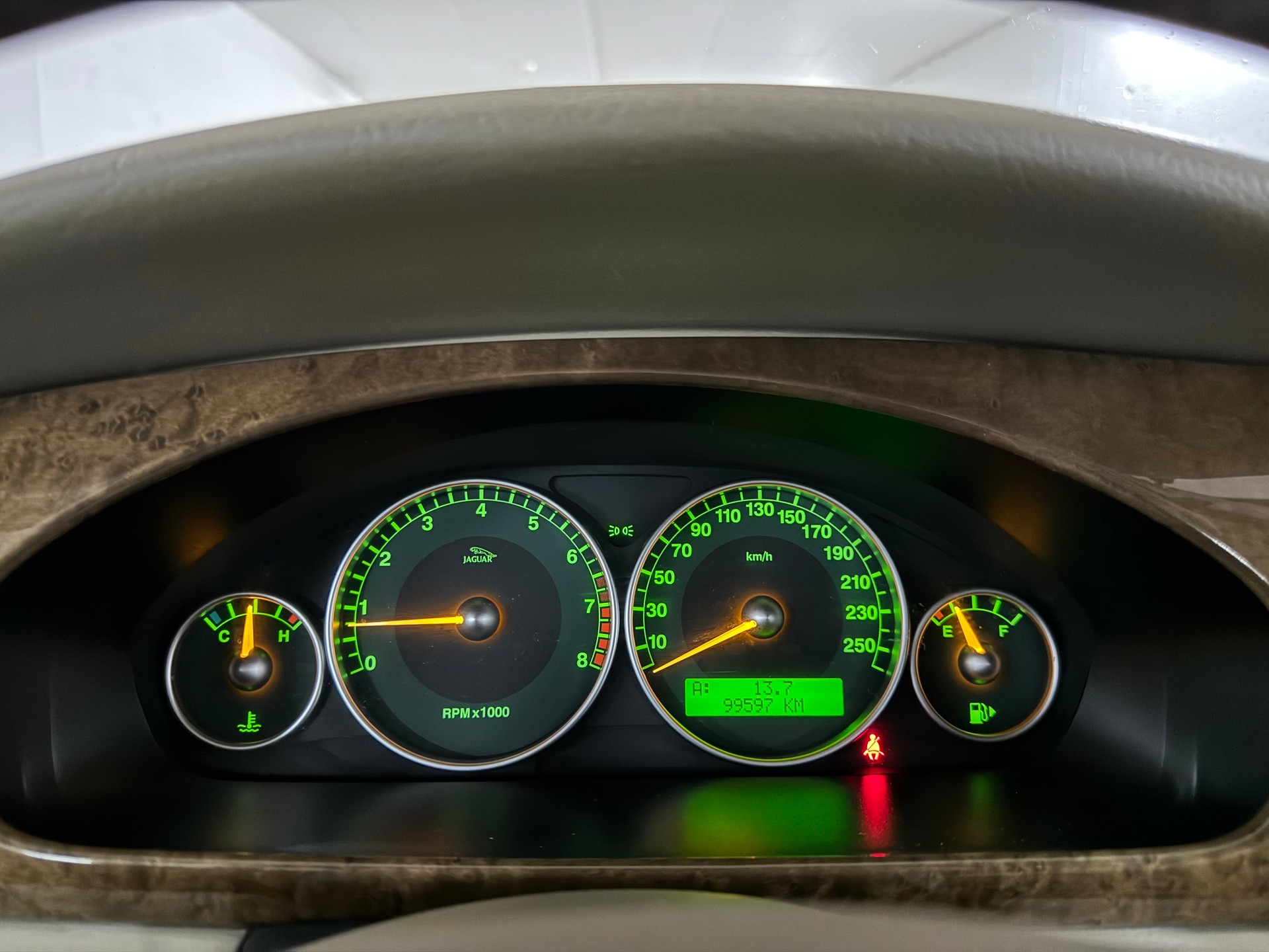 JAGUAR X-Type 3.0 V6 Traction4 Executive-image-13