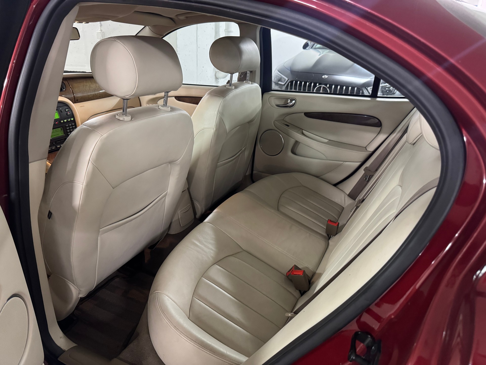 JAGUAR X-Type 3.0 V6 Traction4 Executive-image-12