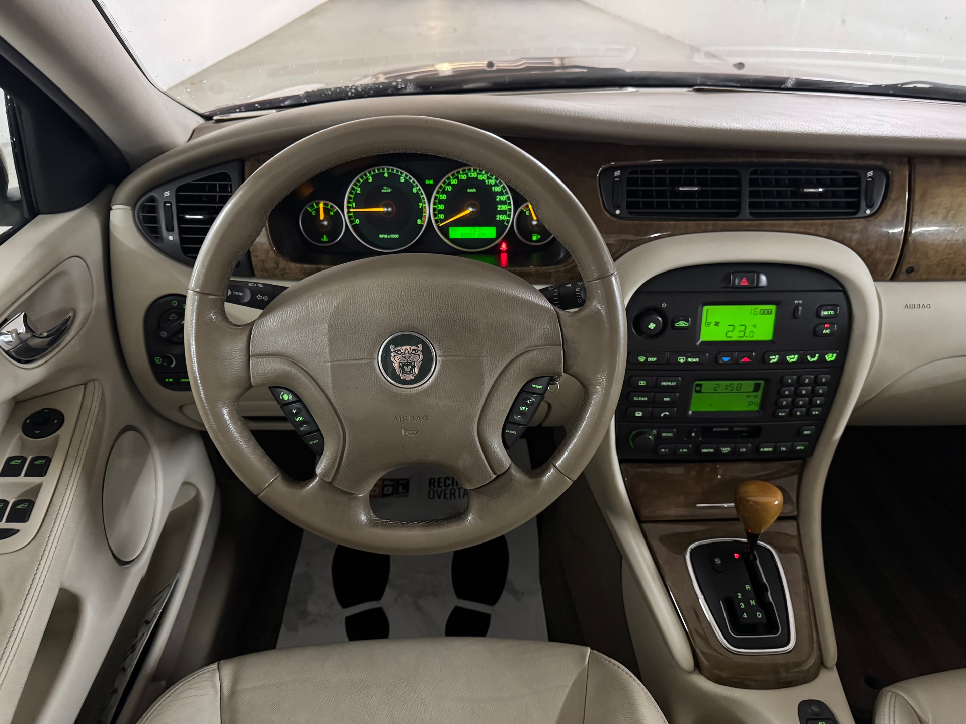 JAGUAR X-Type 3.0 V6 Traction4 Executive-image-10