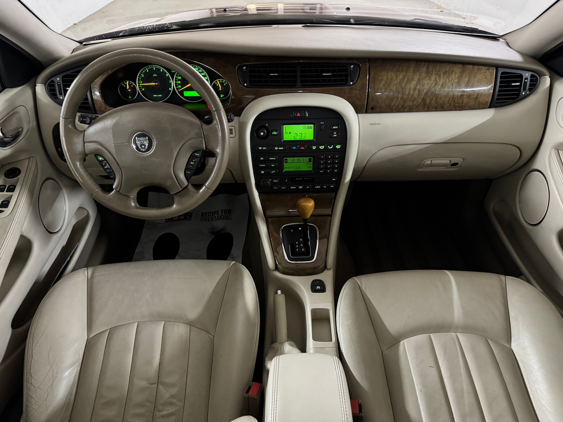 JAGUAR X-Type 3.0 V6 Traction4 Executive-image-9