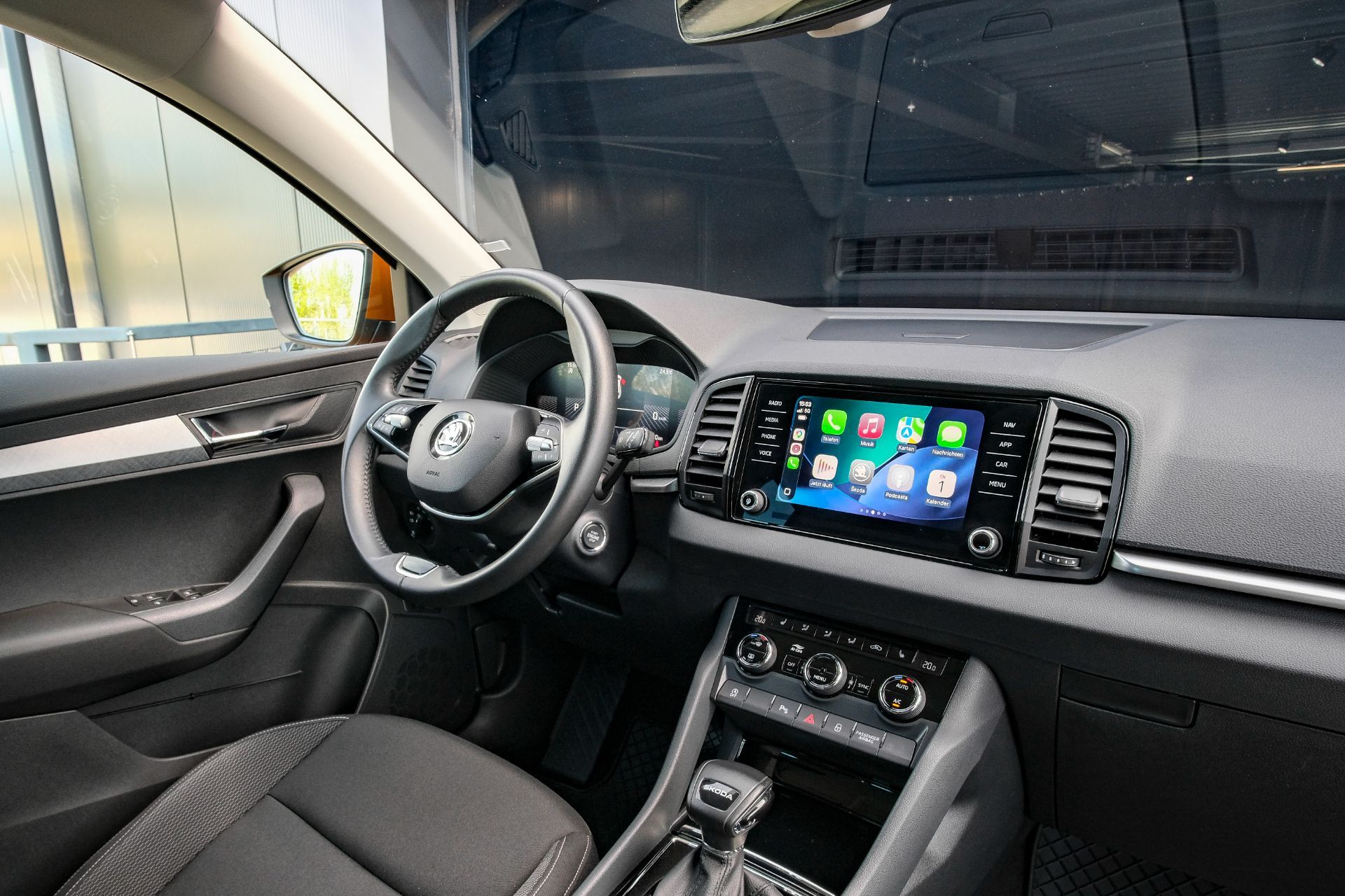 SKODA Karoq 1.5 TSI Fresh DSG-image-13