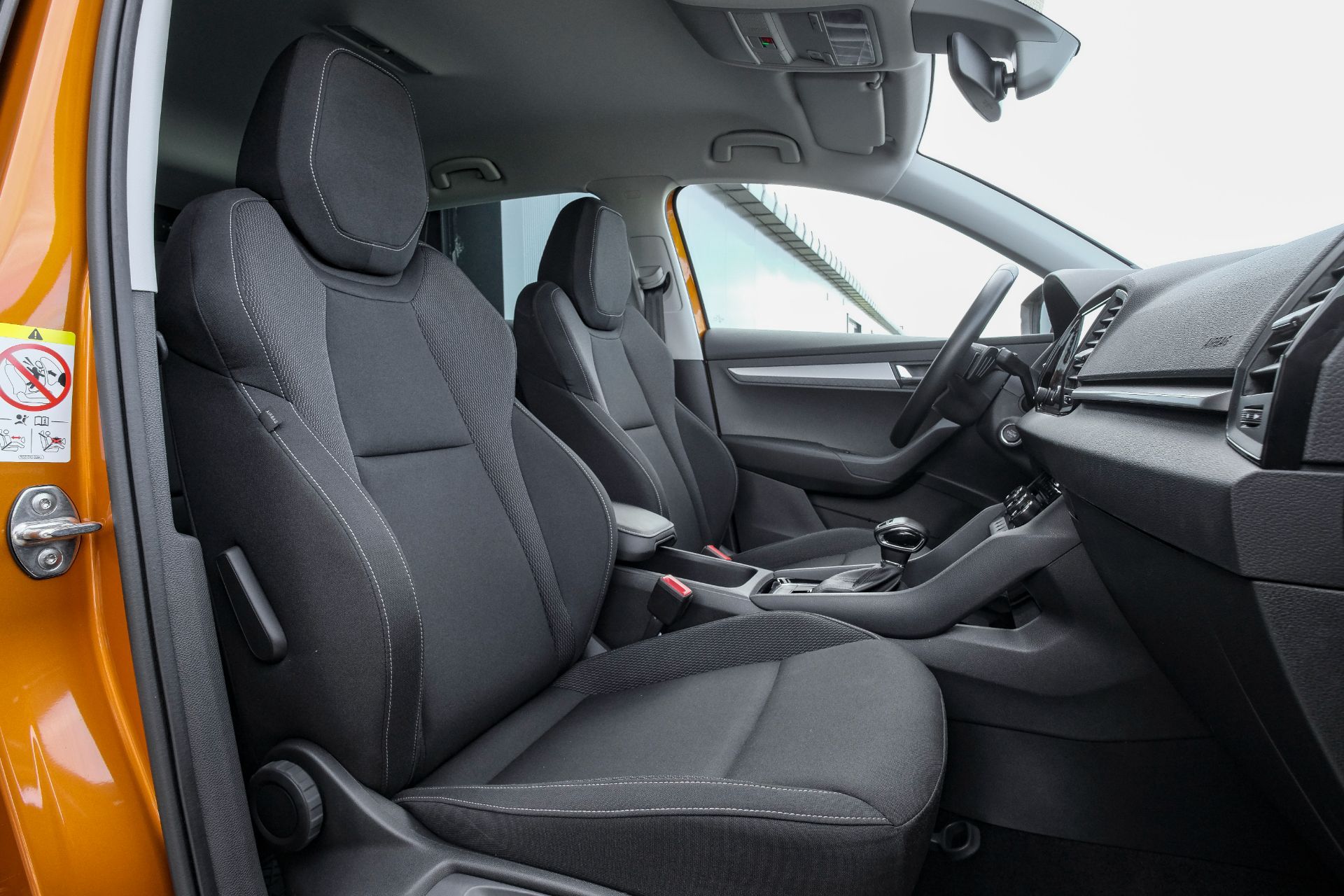 SKODA Karoq 1.5 TSI Fresh DSG-image-10