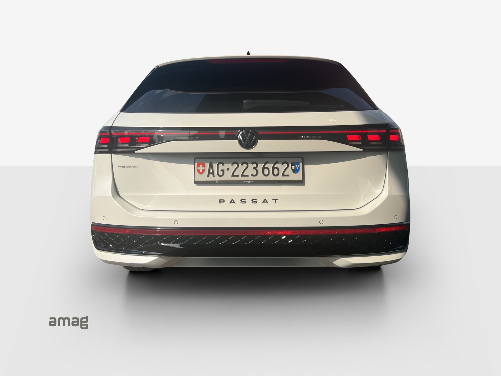 VW Passat Variant 1.5 TSI evo2 Plug-In- Hybrid R-Line DSG-image-3
