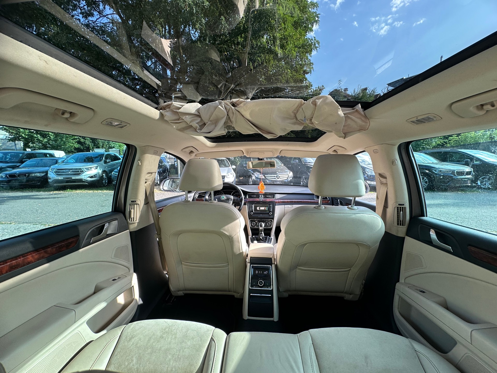 SKODA Superb Combi 2.0 TDi Ambition 4x4-image-7