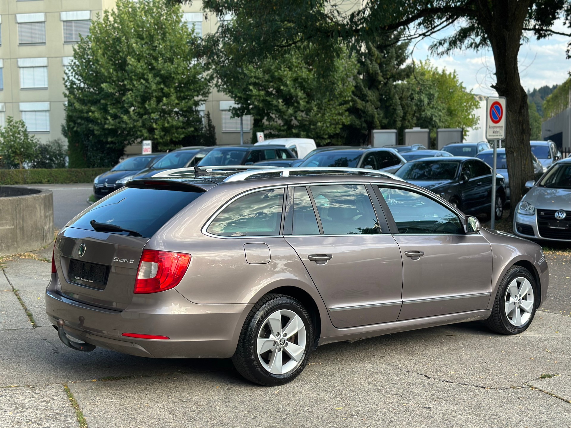 SKODA Superb Combi 2.0 TDi Ambition 4x4-image-2