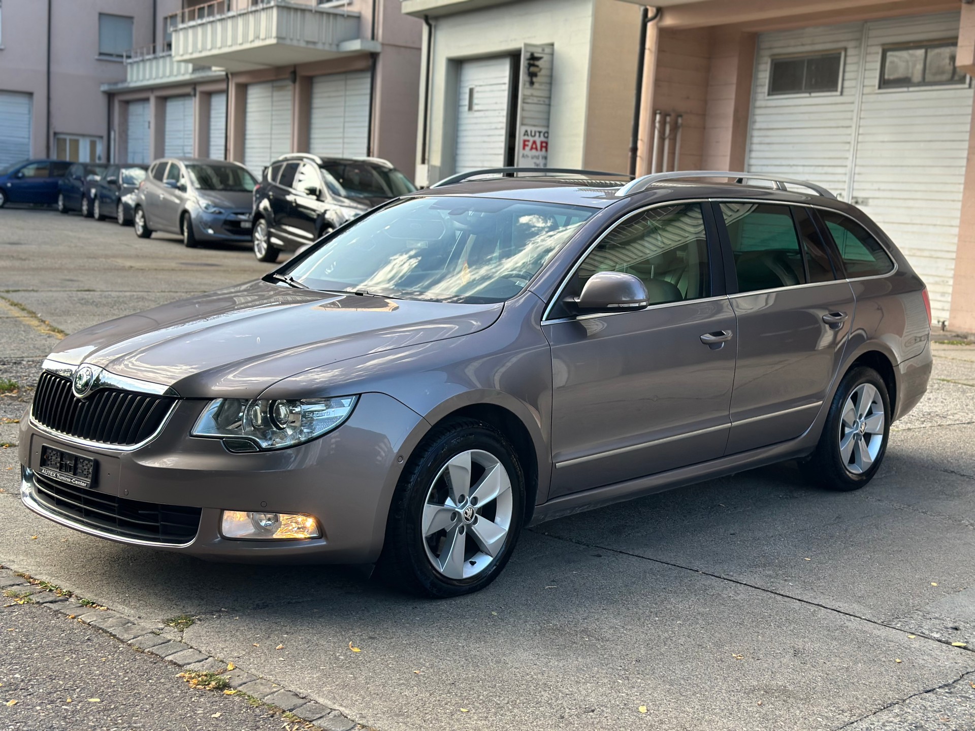 SKODA Superb Combi 2.0 TDi Ambition 4x4-image-4