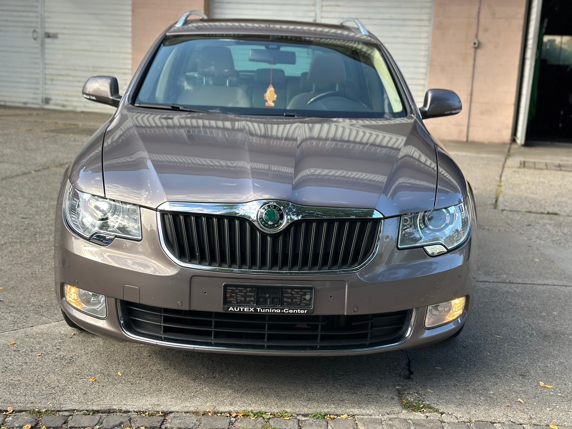 SKODA Superb Combi 2.0 TDi Ambition 4x4-image-0