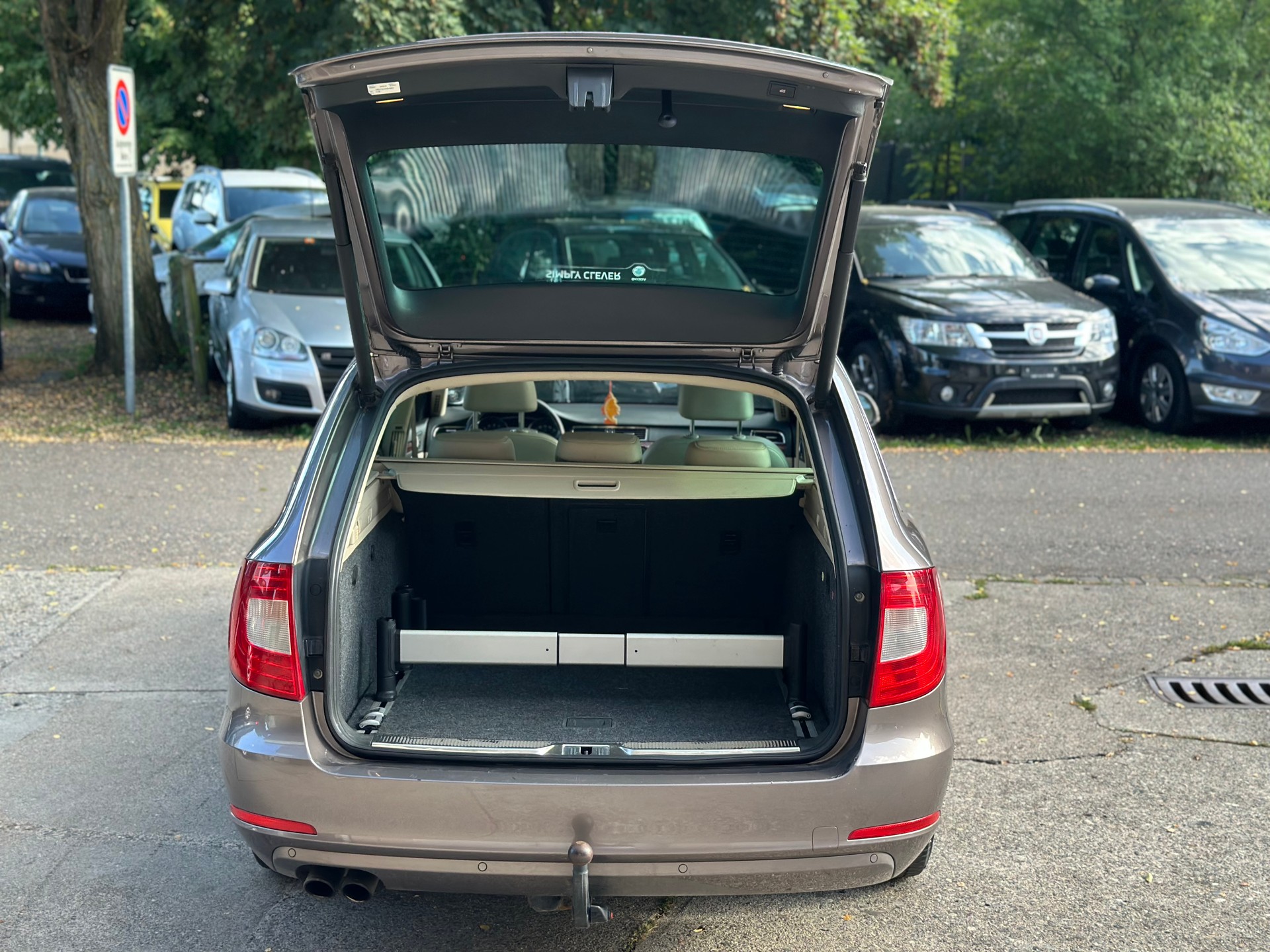 SKODA Superb Combi 2.0 TDi Ambition 4x4-image-5
