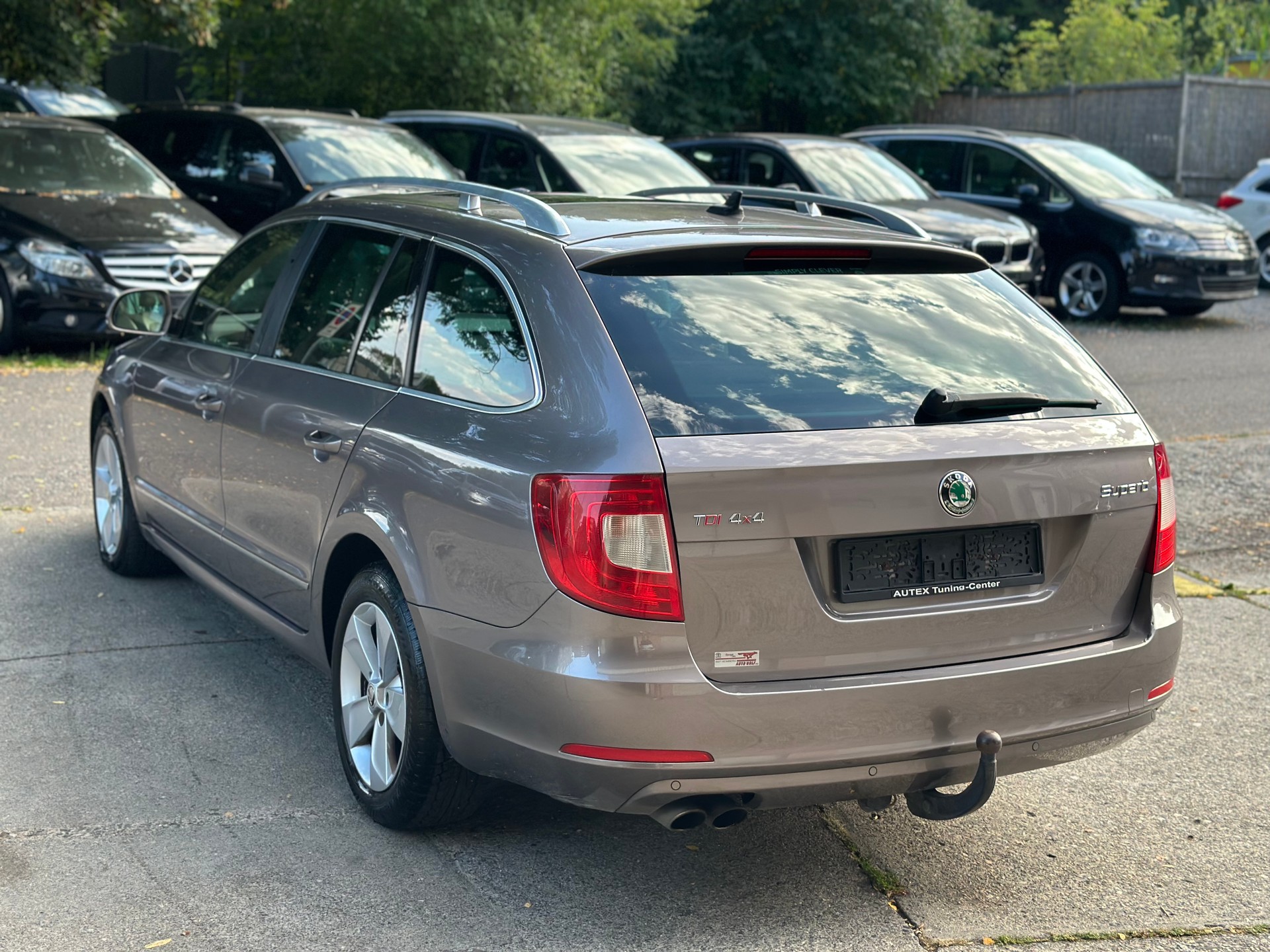 SKODA Superb Combi 2.0 TDi Ambition 4x4-image-3