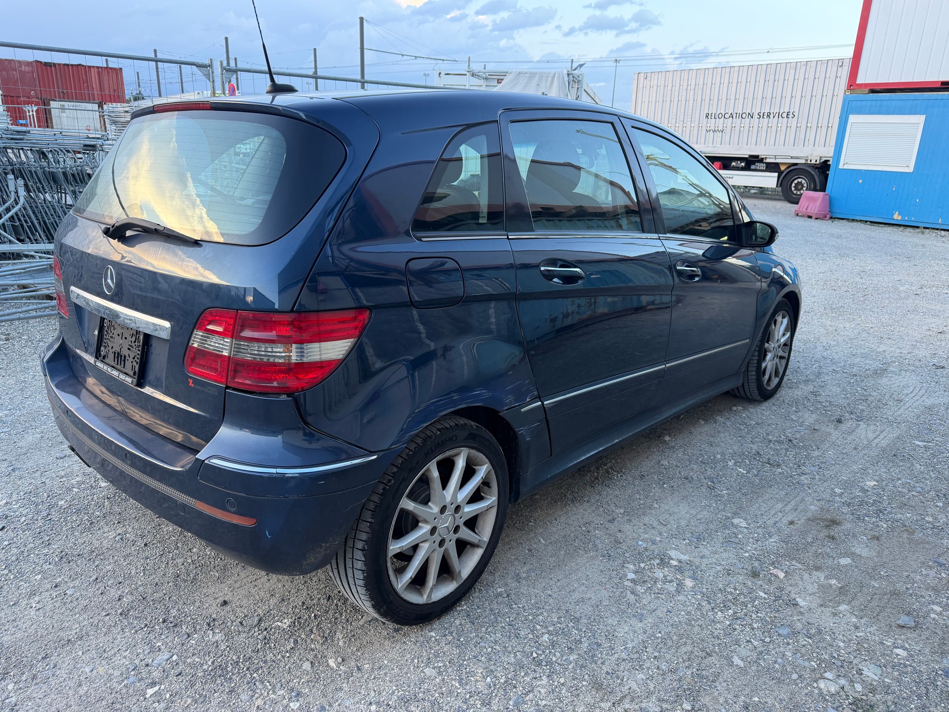 MERCEDES-BENZ B 200 T-image-10