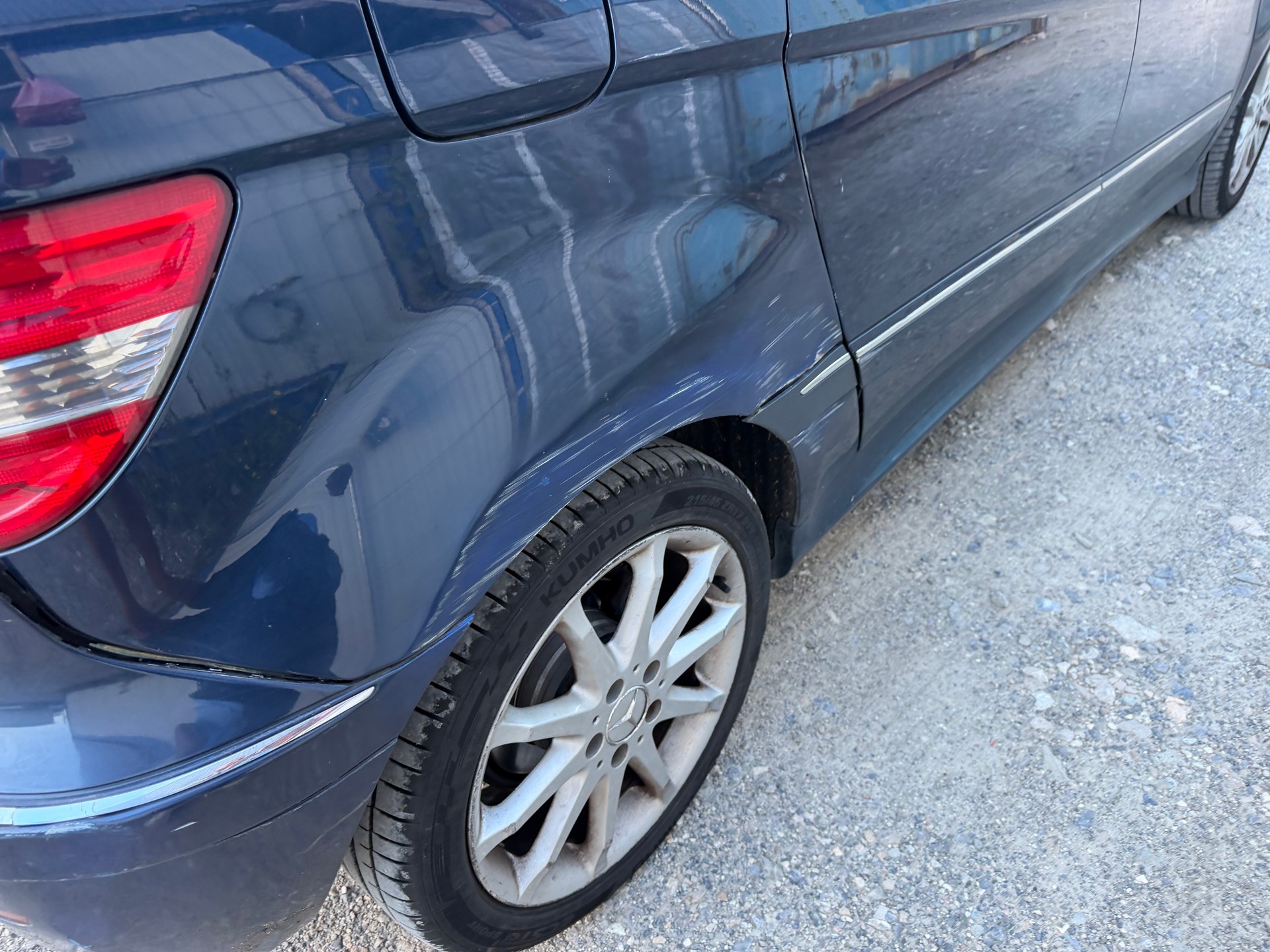 MERCEDES-BENZ B 200 T-image-11