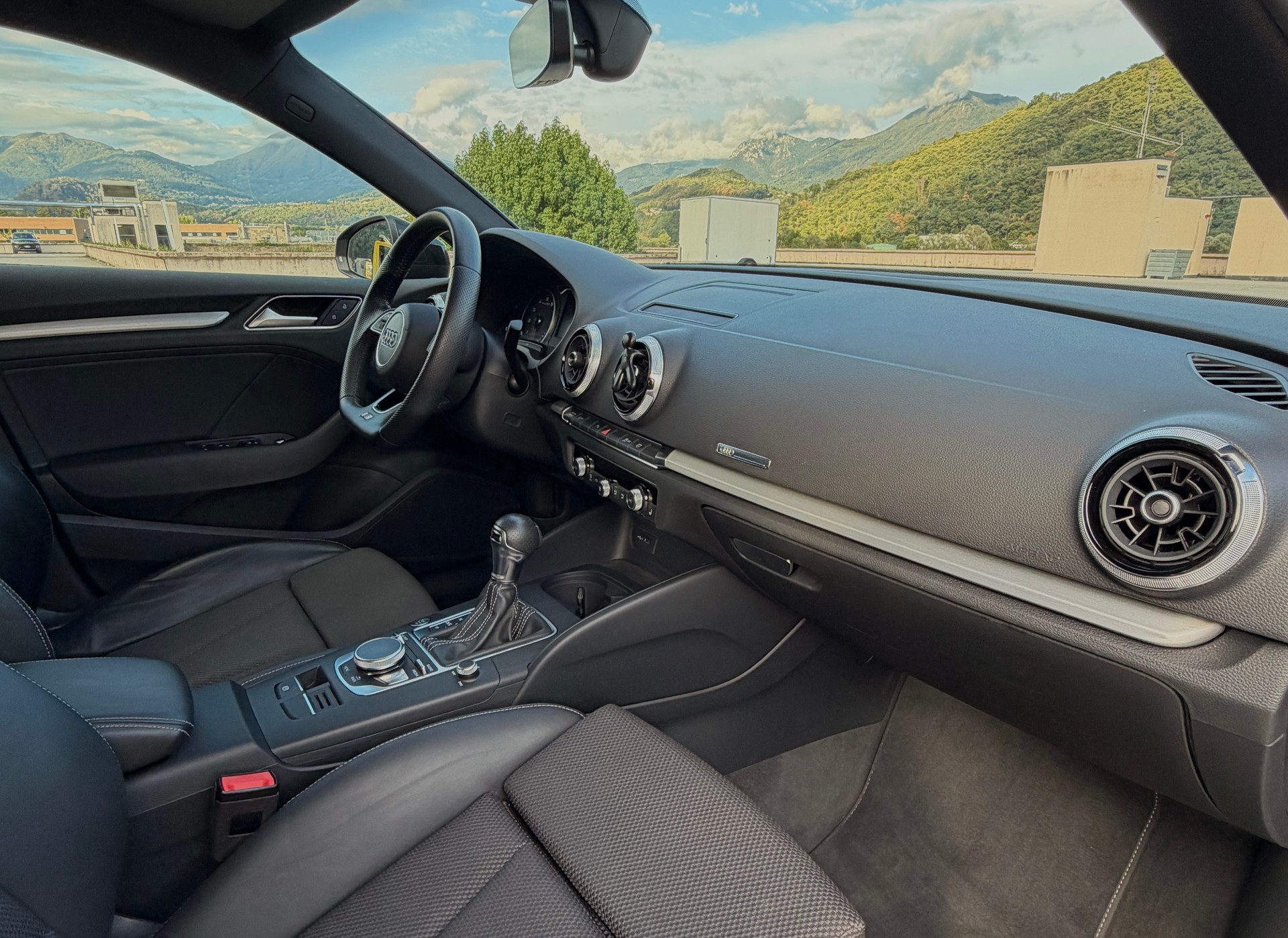 AUDI A3 Sportback 35 TFSI Sport S-tronic-image-9