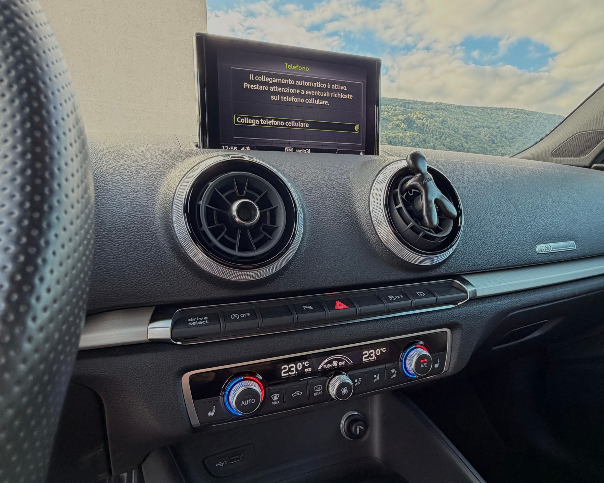 AUDI A3 Sportback 35 TFSI Sport S-tronic-image-15