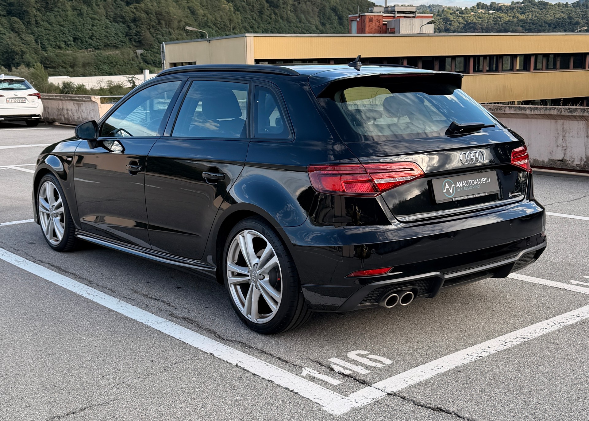 AUDI A3 Sportback 35 TFSI Sport S-tronic-image-4