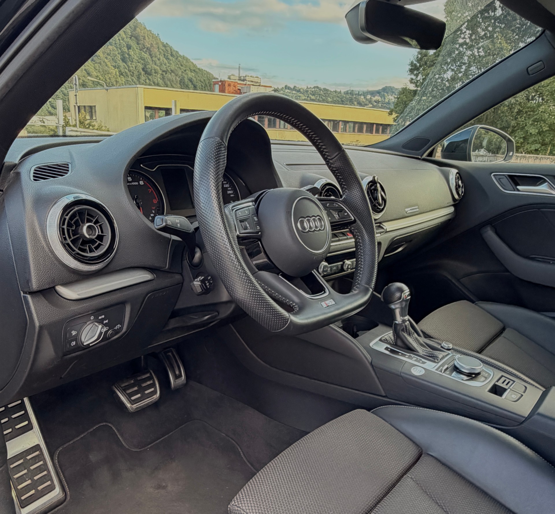AUDI A3 Sportback 35 TFSI Sport S-tronic-image-8