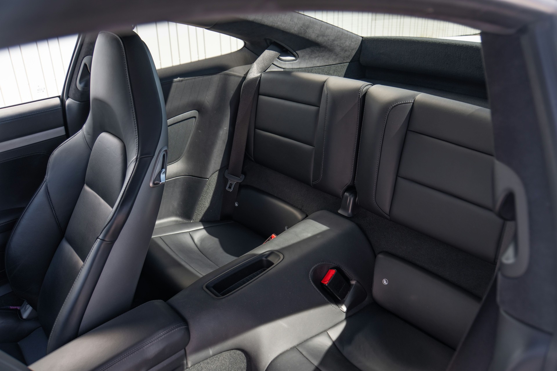 PORSCHE 911 Carrera 4 GTS PDK-image-9