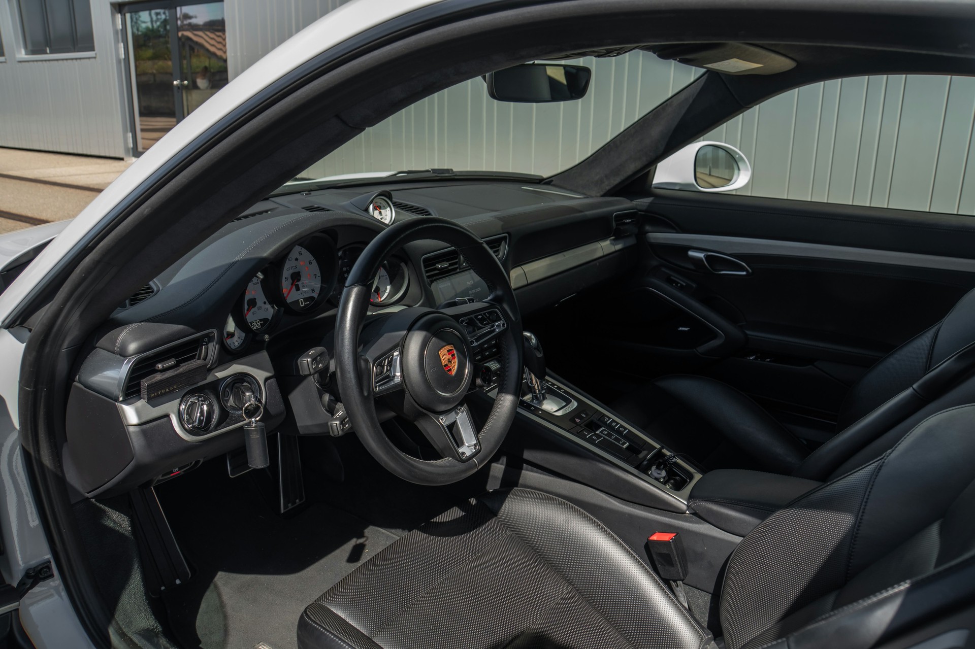 PORSCHE 911 Carrera 4 GTS PDK-image-8