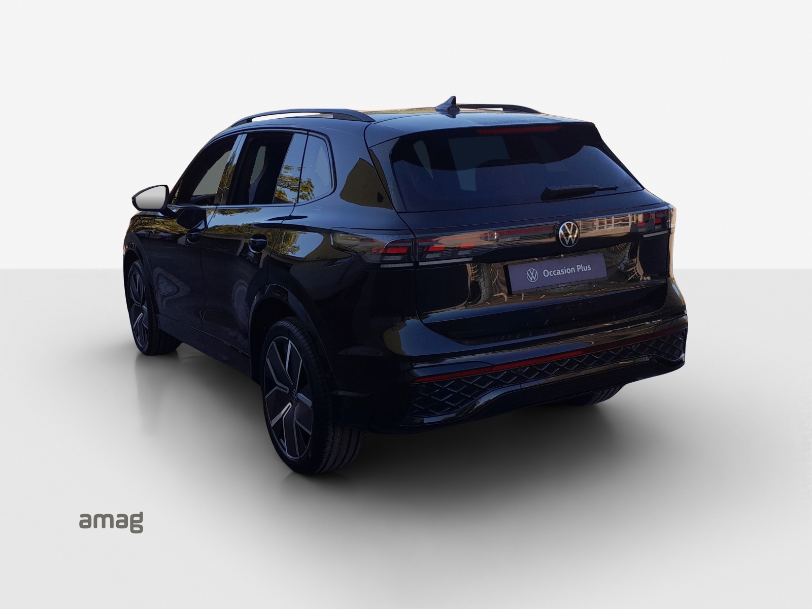 VW Tiguan 2.0 TSI DSG R-Line 4Motion-image-2