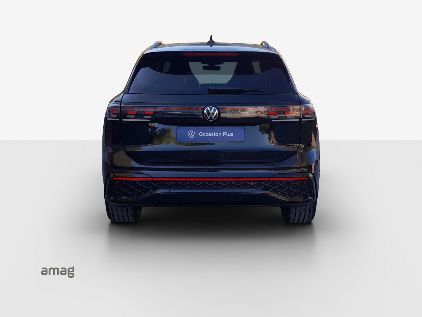 VW Tiguan 2.0 TSI DSG R-Line 4Motion-image-3