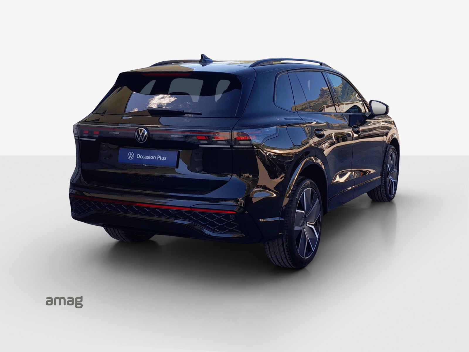 VW Tiguan 2.0 TSI DSG R-Line 4Motion-image-4