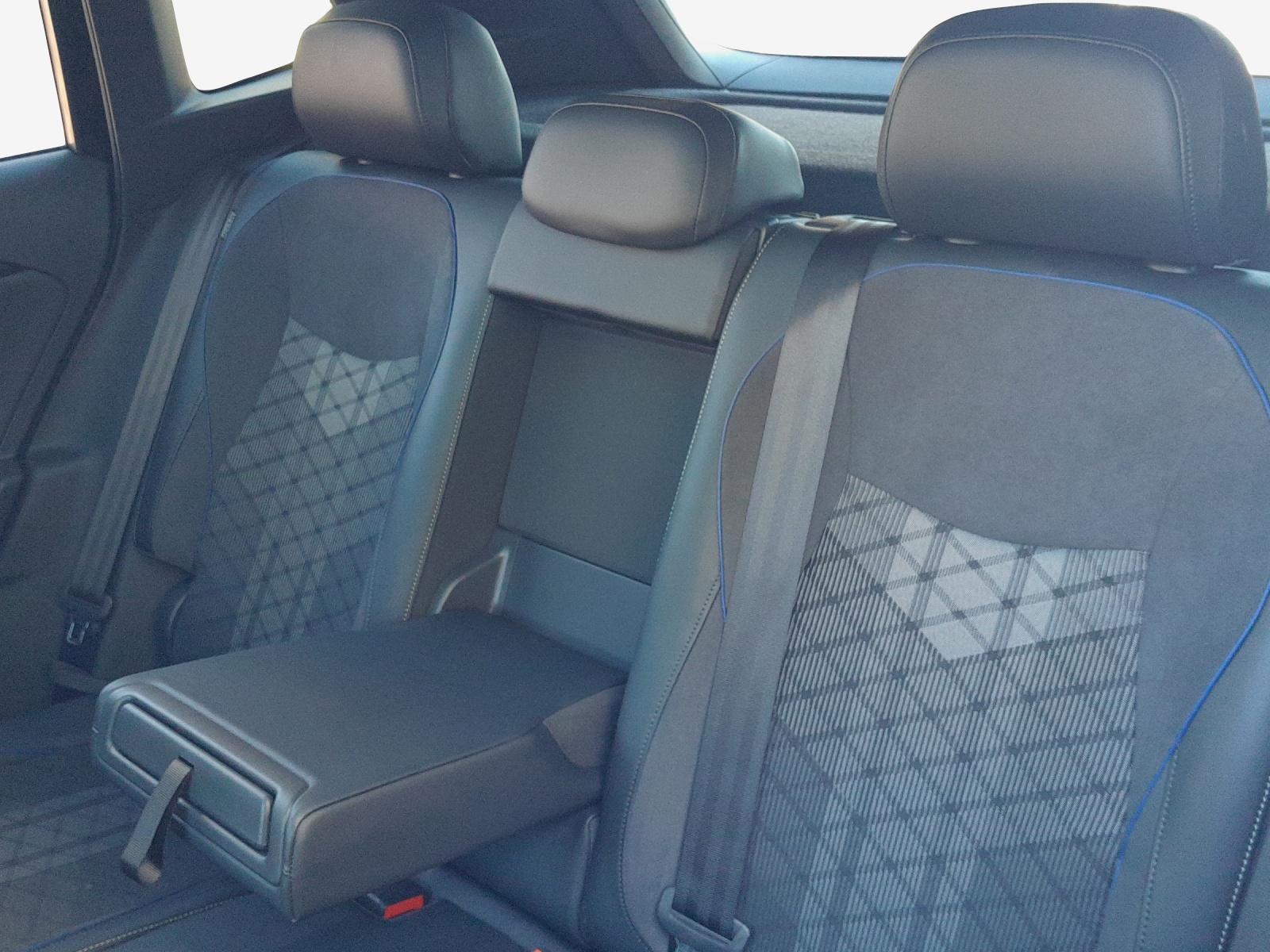 VW Tiguan 2.0 TSI DSG R-Line 4Motion-image-11