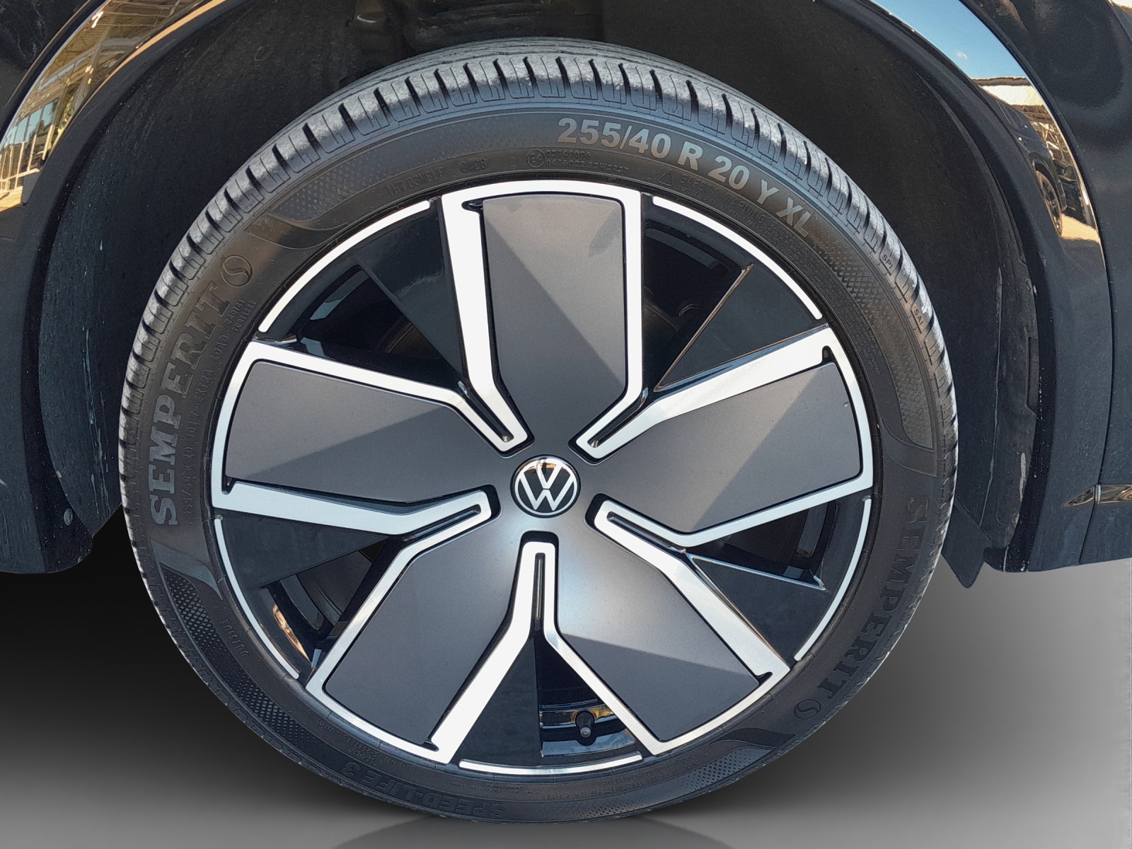 VW Tiguan 2.0 TSI DSG R-Line 4Motion-image-13