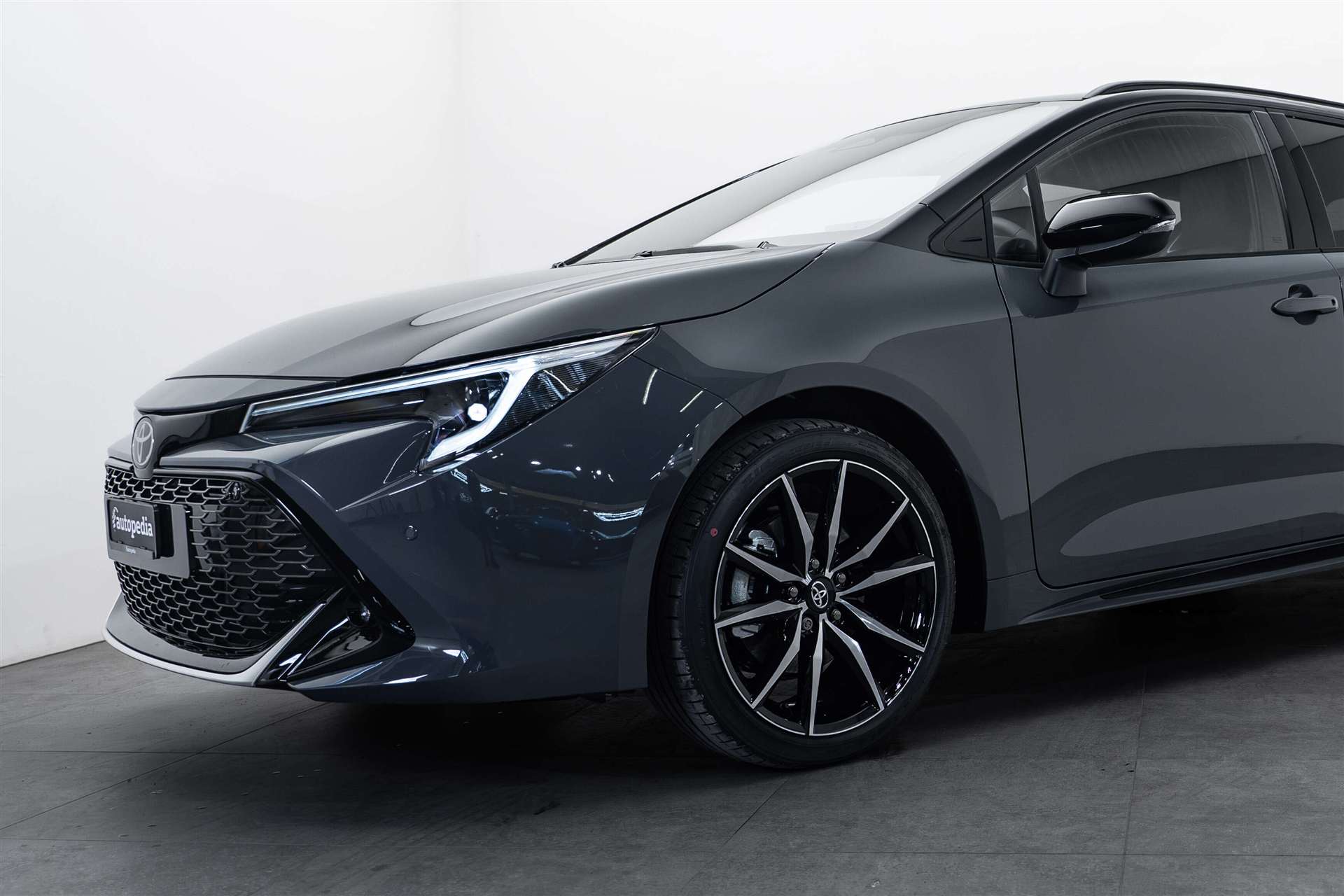 TOYOTA Corolla Touring Sports 2.0 HSD GR Sport e-CVT Automat-image-1