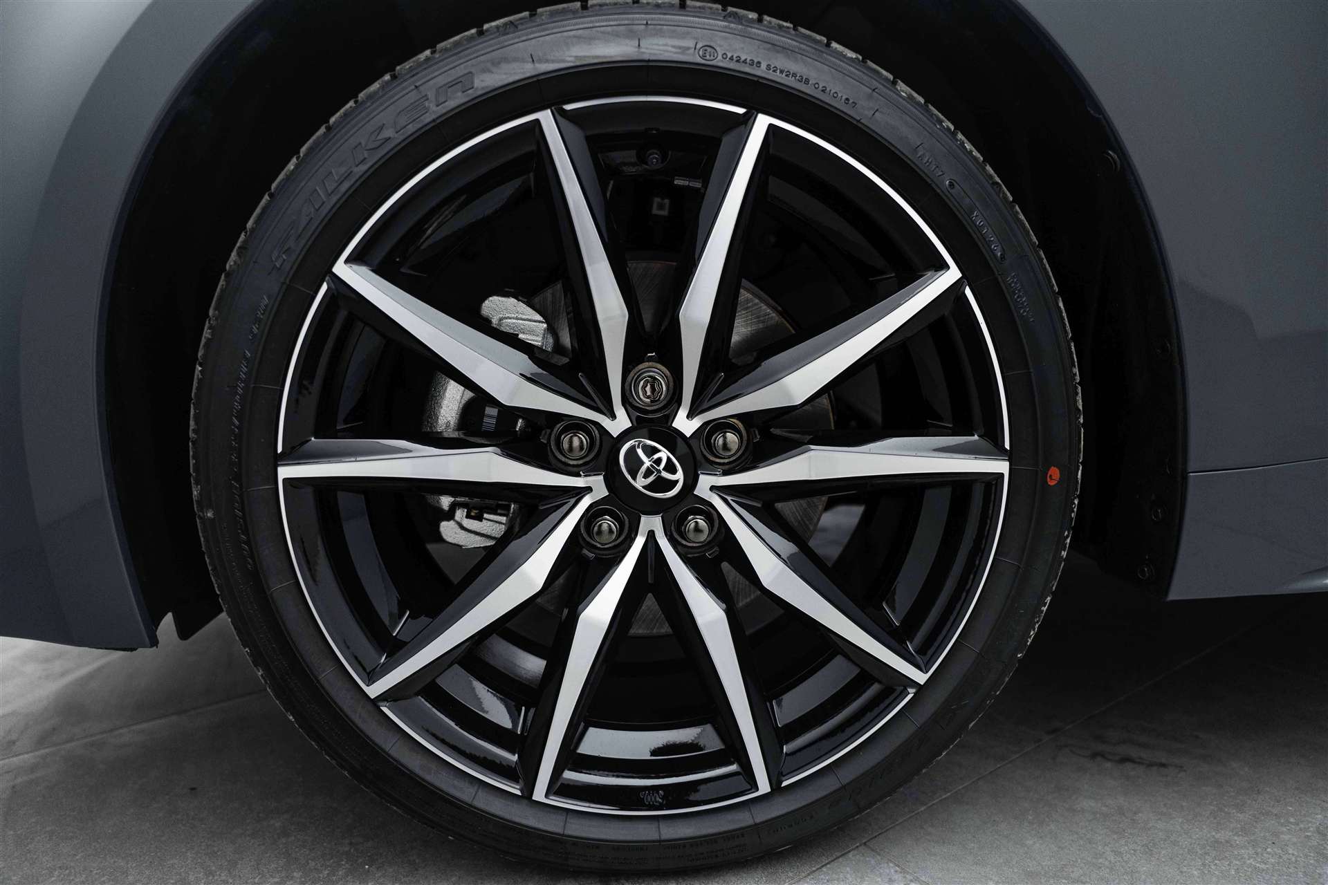 TOYOTA Corolla Touring Sports 2.0 HSD GR Sport e-CVT Automat-image-5