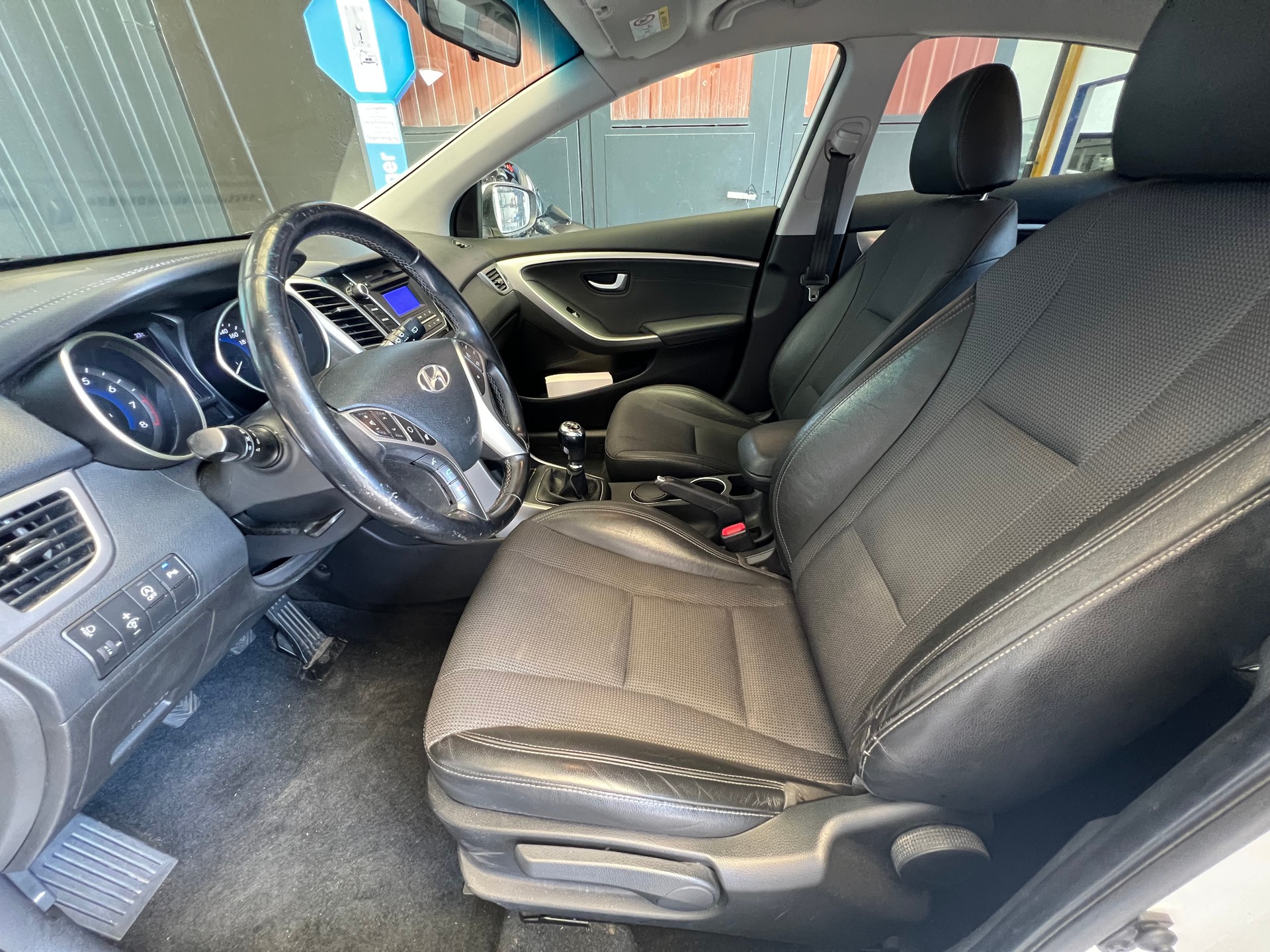 HYUNDAI i30 1.6 GDI Style-image-7