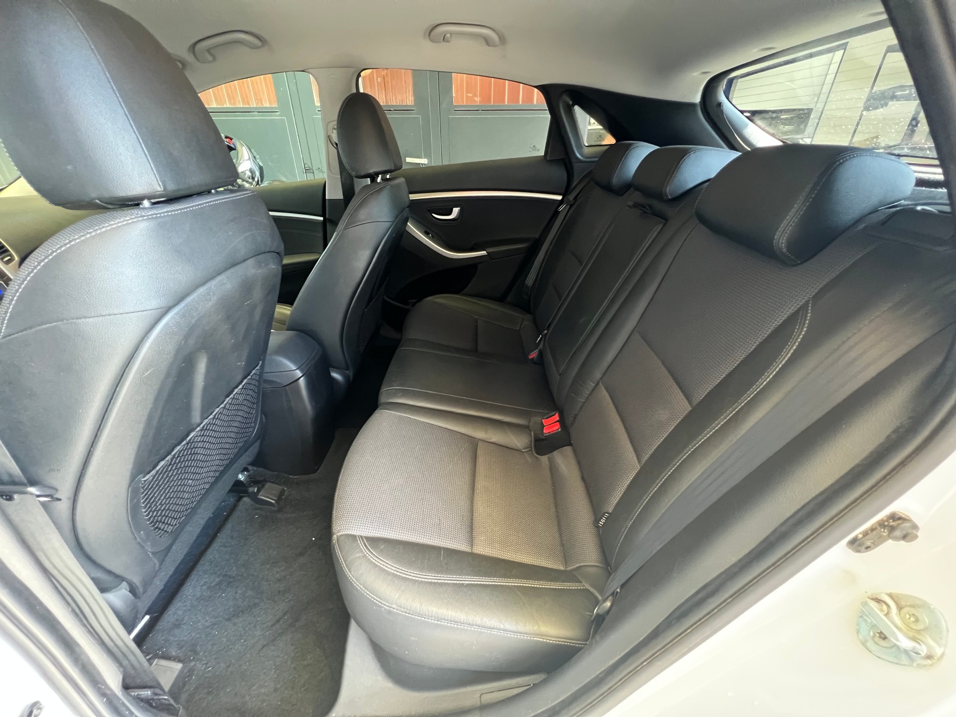 HYUNDAI i30 1.6 GDI Style-image-8