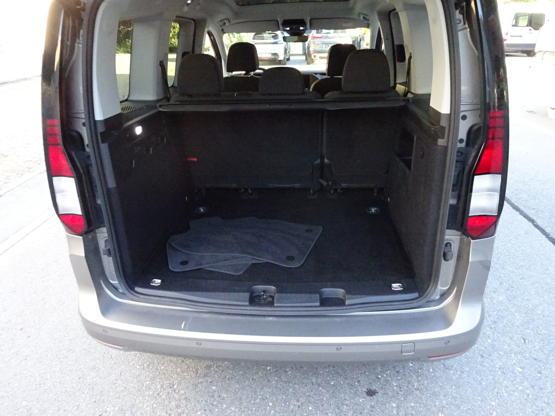 VW Caddy 2.0 TDI Liberty DSG-image-31