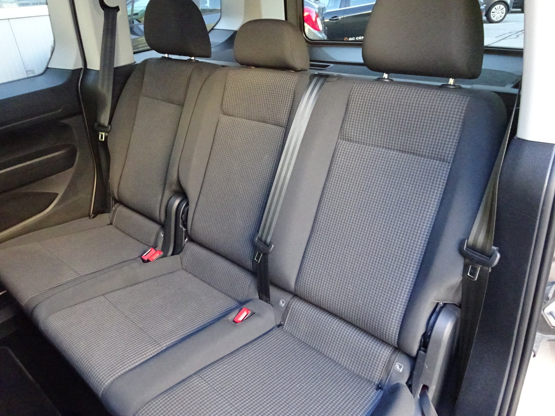 VW Caddy 2.0 TDI Liberty DSG-image-30