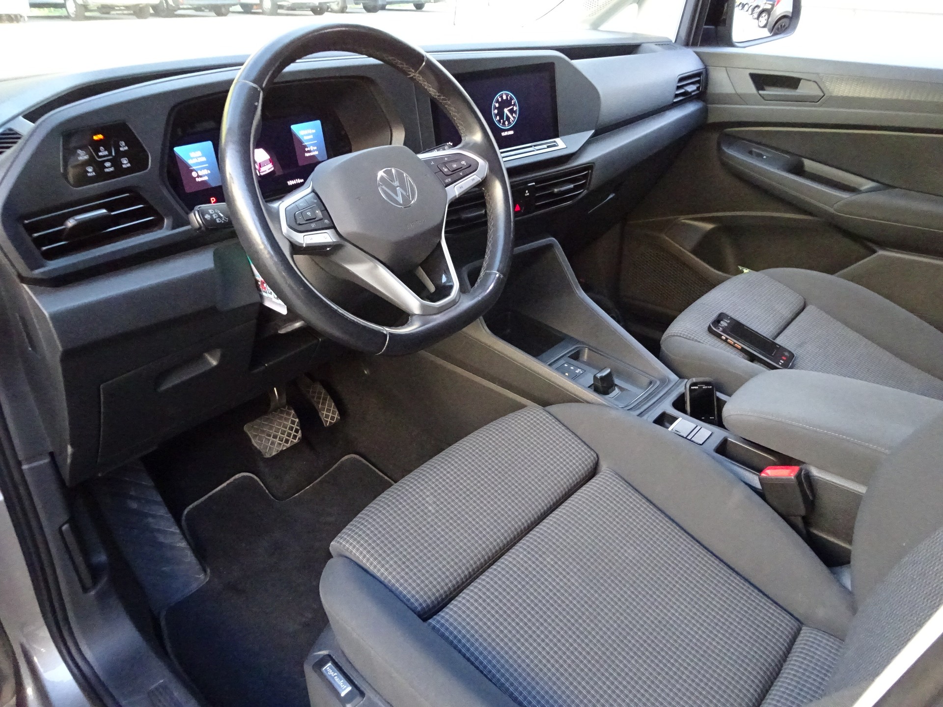 VW Caddy 2.0 TDI Liberty DSG-image-28