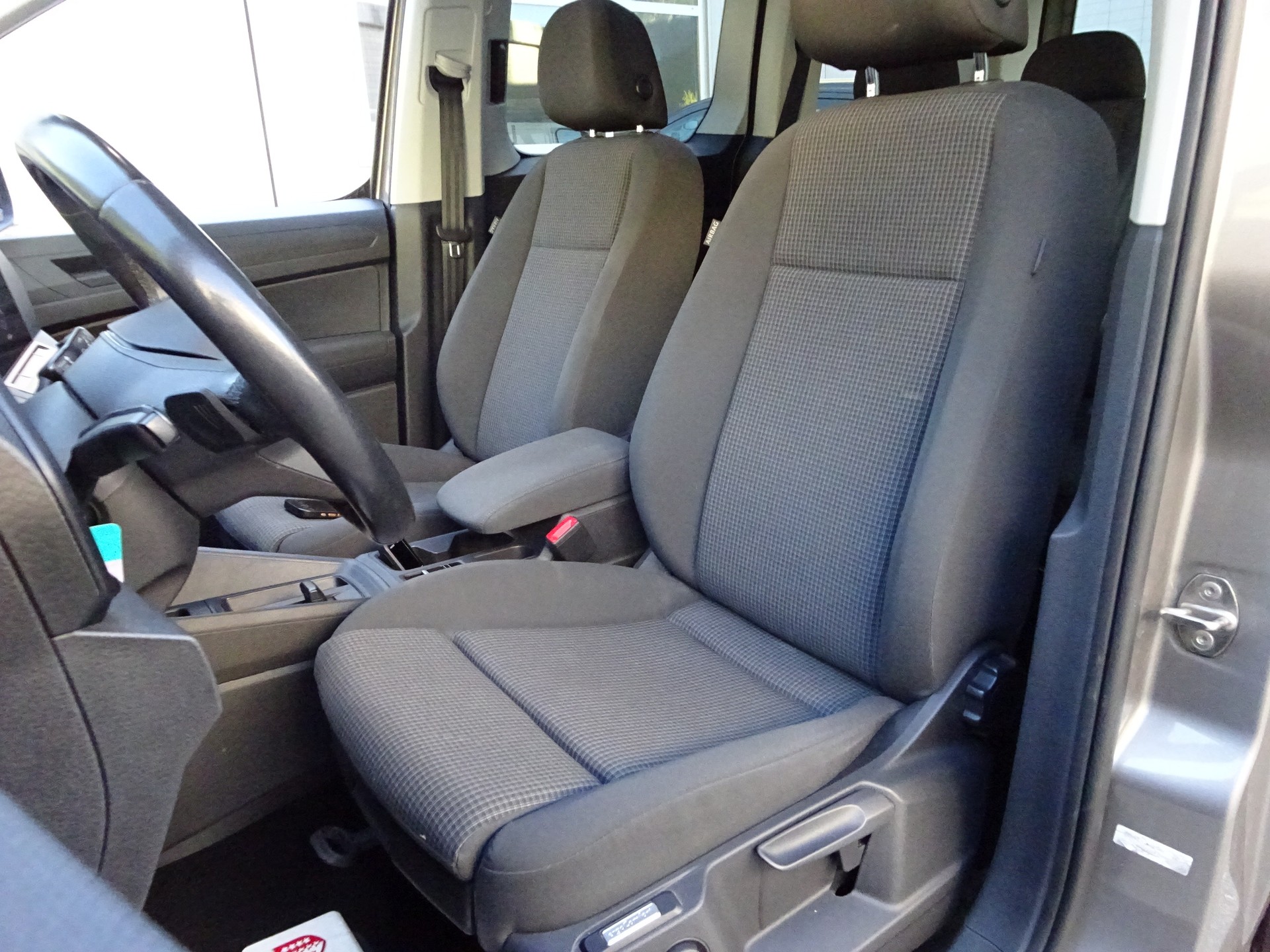VW Caddy 2.0 TDI Liberty DSG-image-26